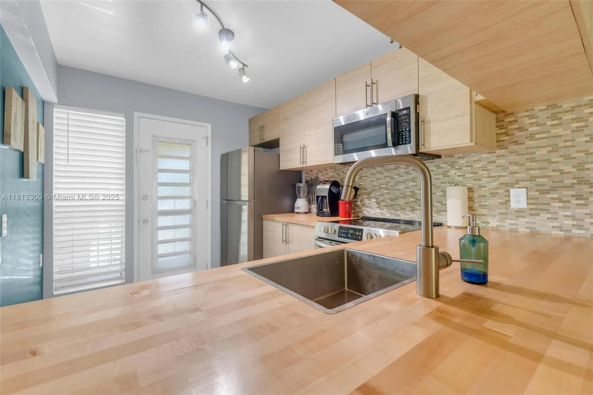 Property Slideshow image 6 of 26 | 2704 nassau bnd j2, Coconut Creek, FL, 33066