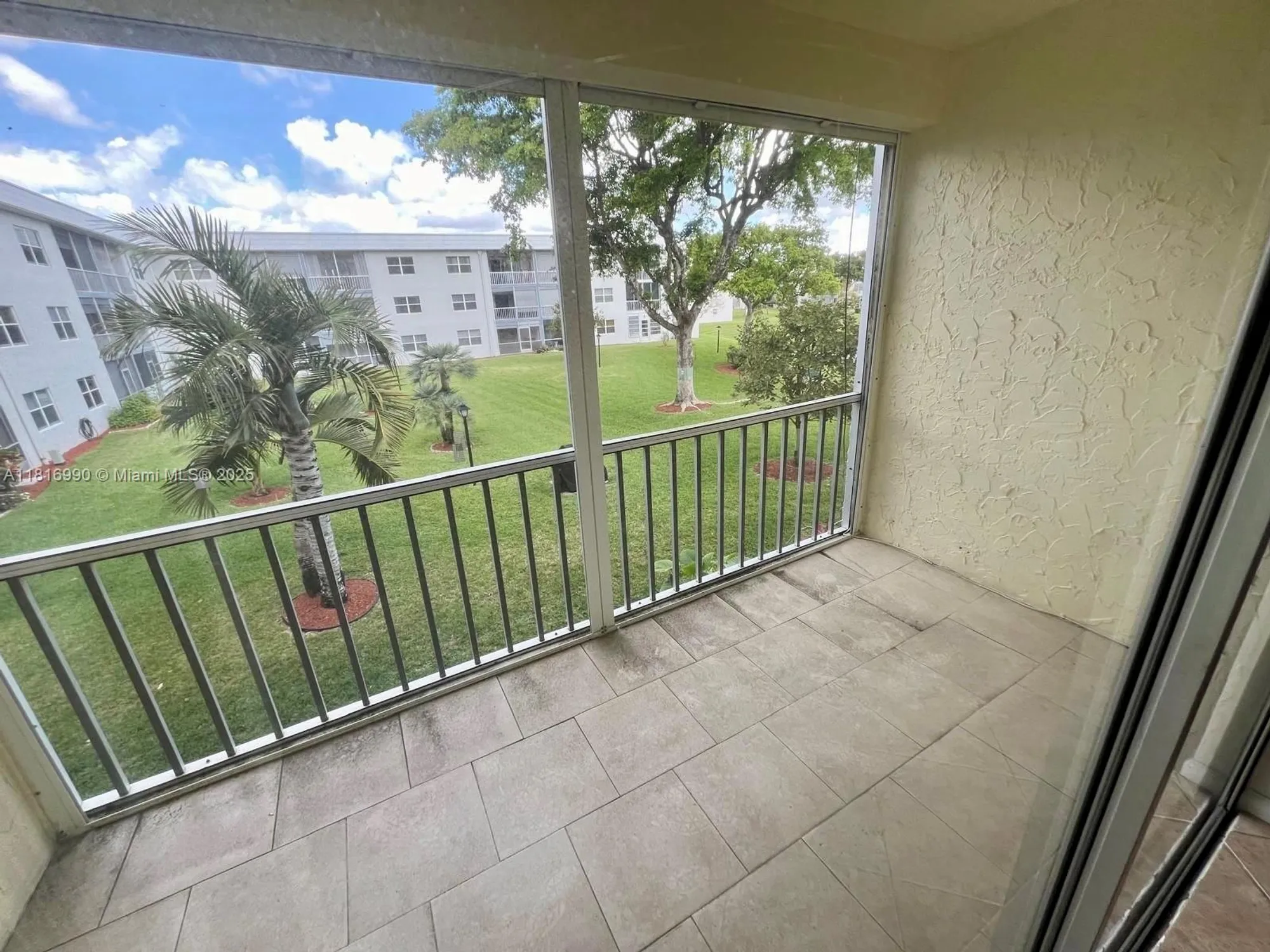 Property Slideshow image 12 of 22 | 9880 marina blvd apt 1519, Boca Raton, FL, 33428