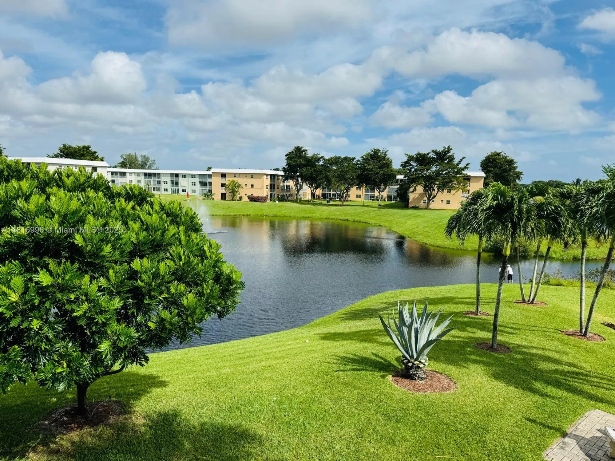 Property Slideshow image 20 of 22 | 9880 marina blvd apt 1519, Boca Raton, FL, 33428