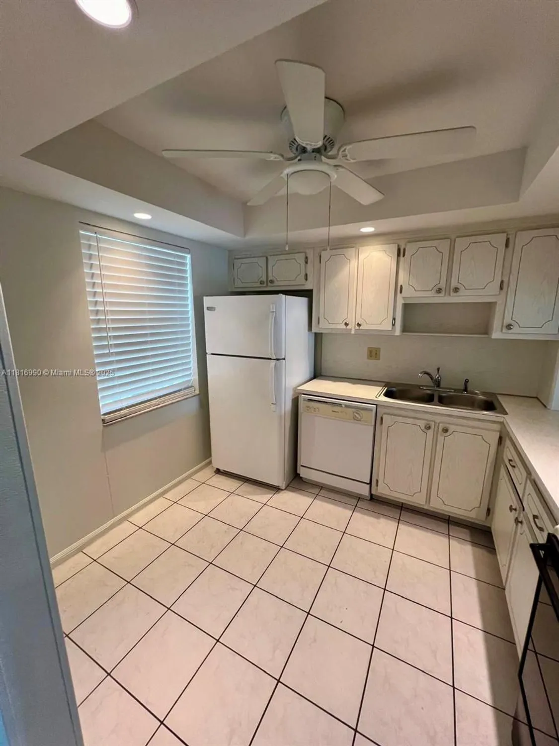 Property Slideshow image 9 of 22 | 9880 marina blvd apt 1519, Boca Raton, FL, 33428