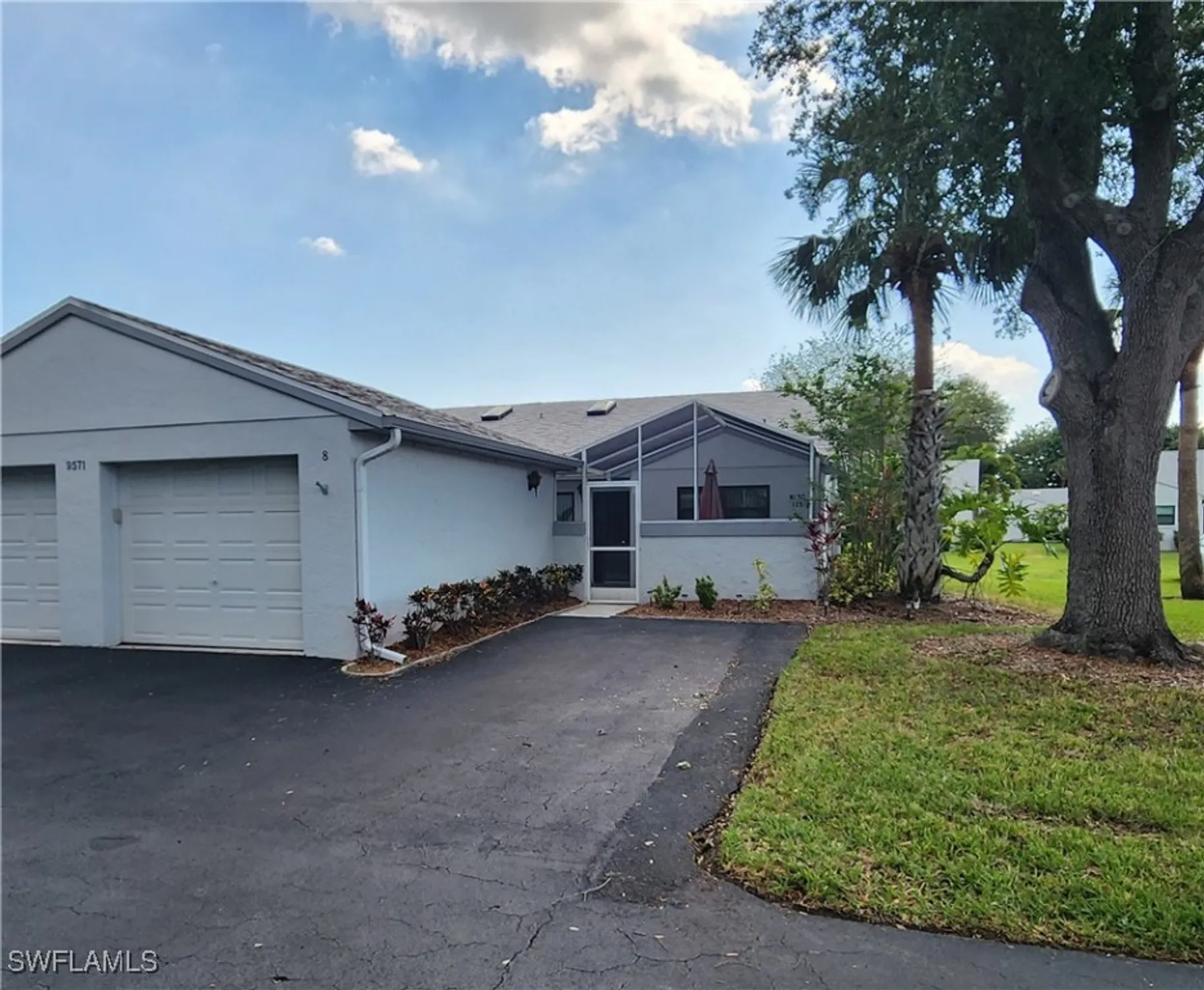 Property Slideshow image 2 of 31 | 9571 green cypress ln apt 8, Fort Myers, FL, 33905