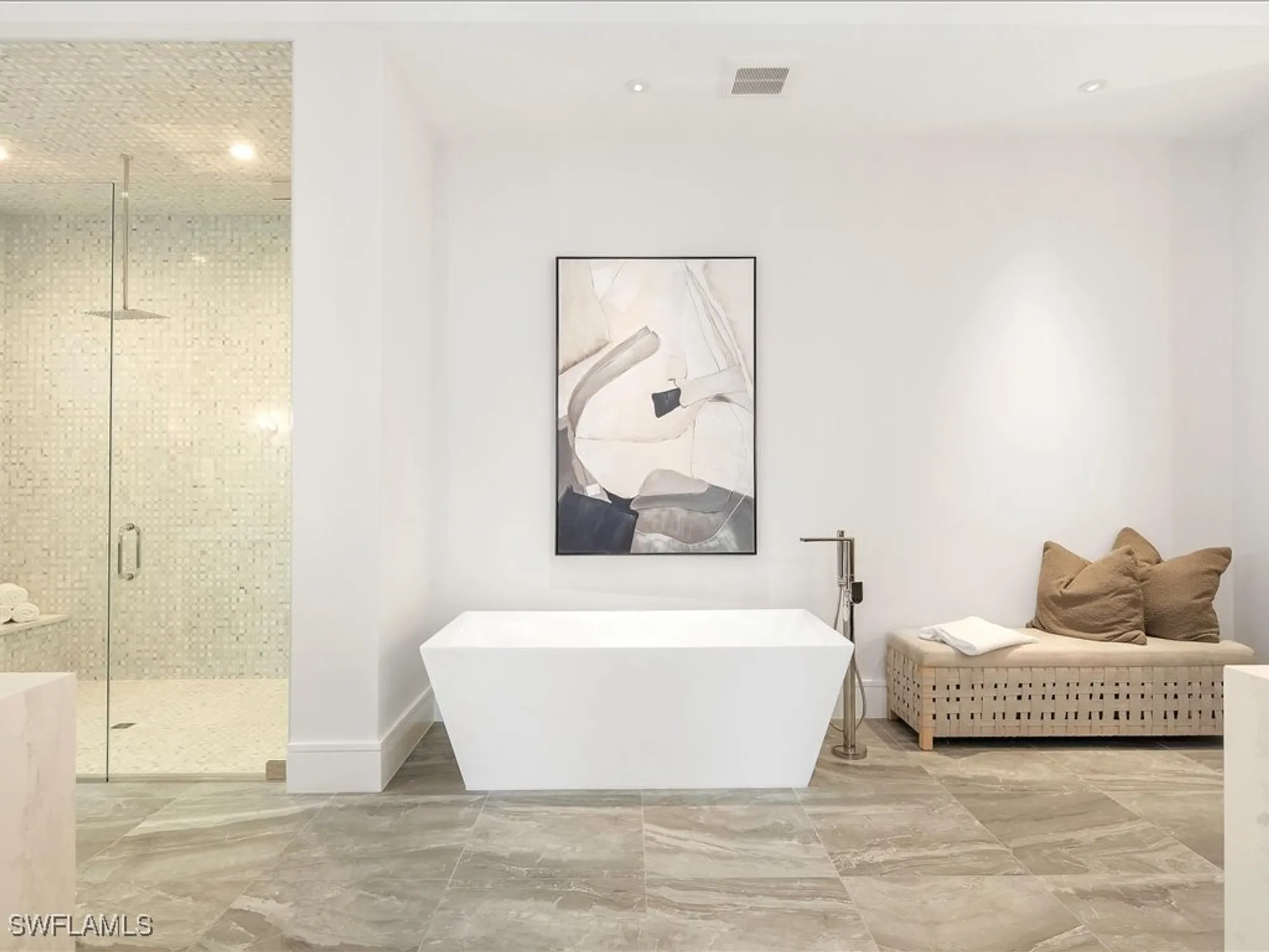 Property Slideshow image 31 of 50 | 612 binnacle dr, Naples, FL, 34103