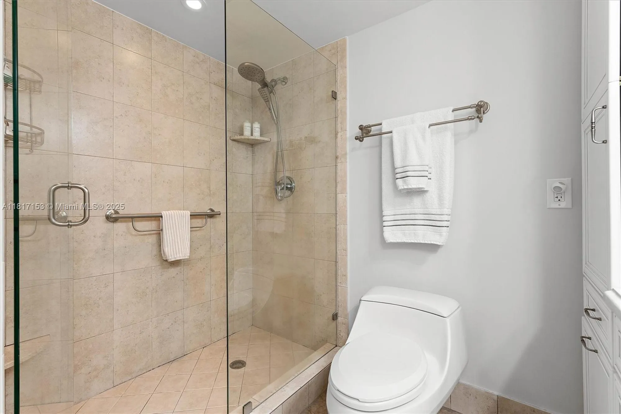 Property Slideshow image 16 of 43 | 150 s hollybrook ter 201, Pembroke Pines, FL, 33025