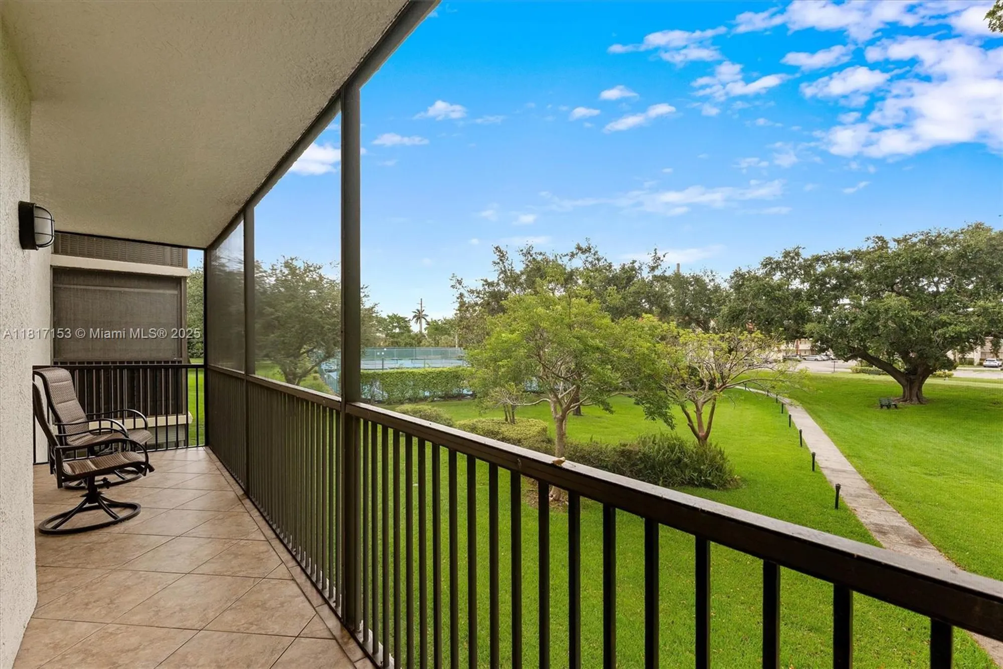 Property Slideshow image 12 of 43 | 150 s hollybrook ter 201, Pembroke Pines, FL, 33025