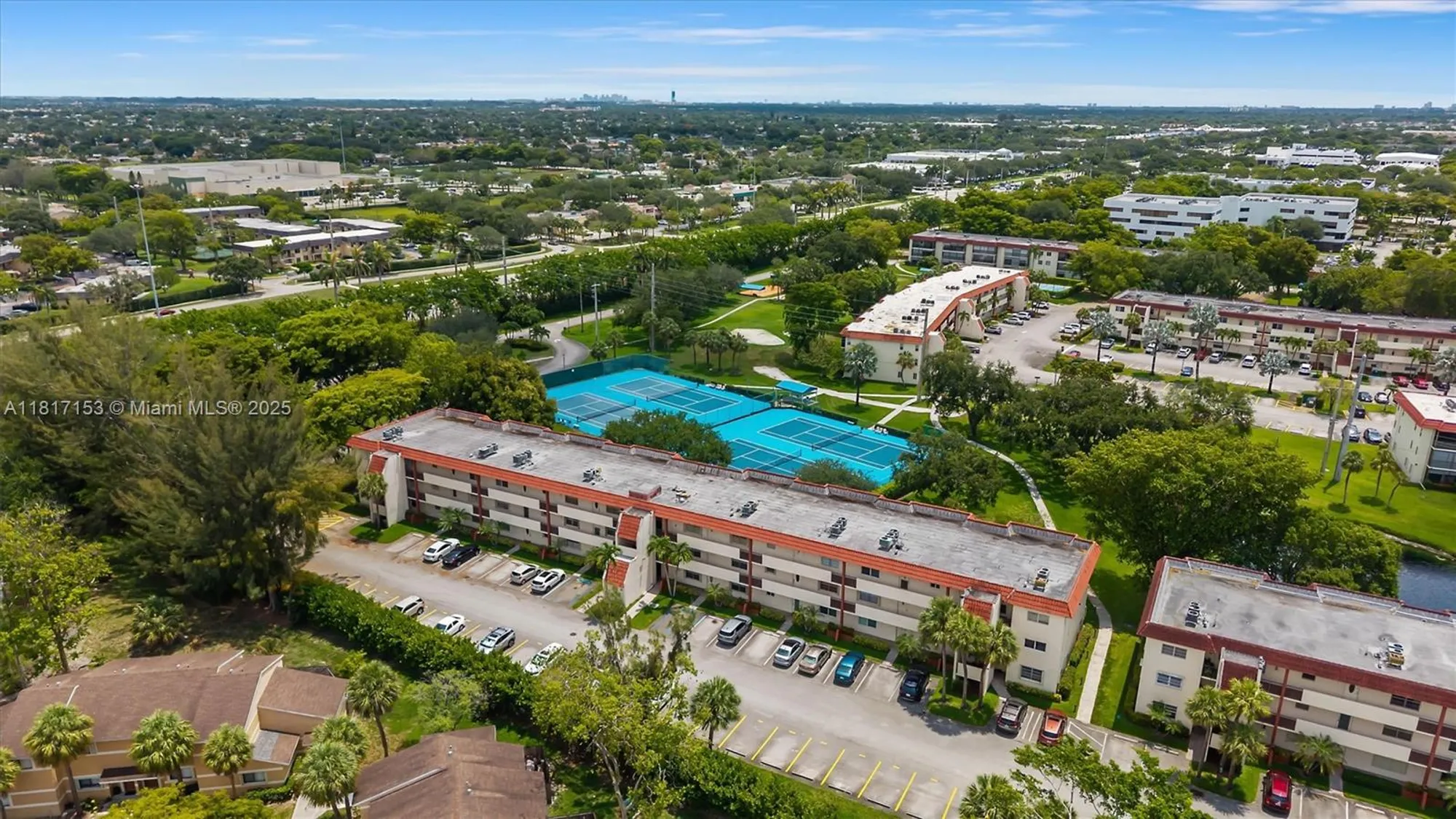 Property Slideshow image 27 of 43 | 150 s hollybrook ter 201, Pembroke Pines, FL, 33025