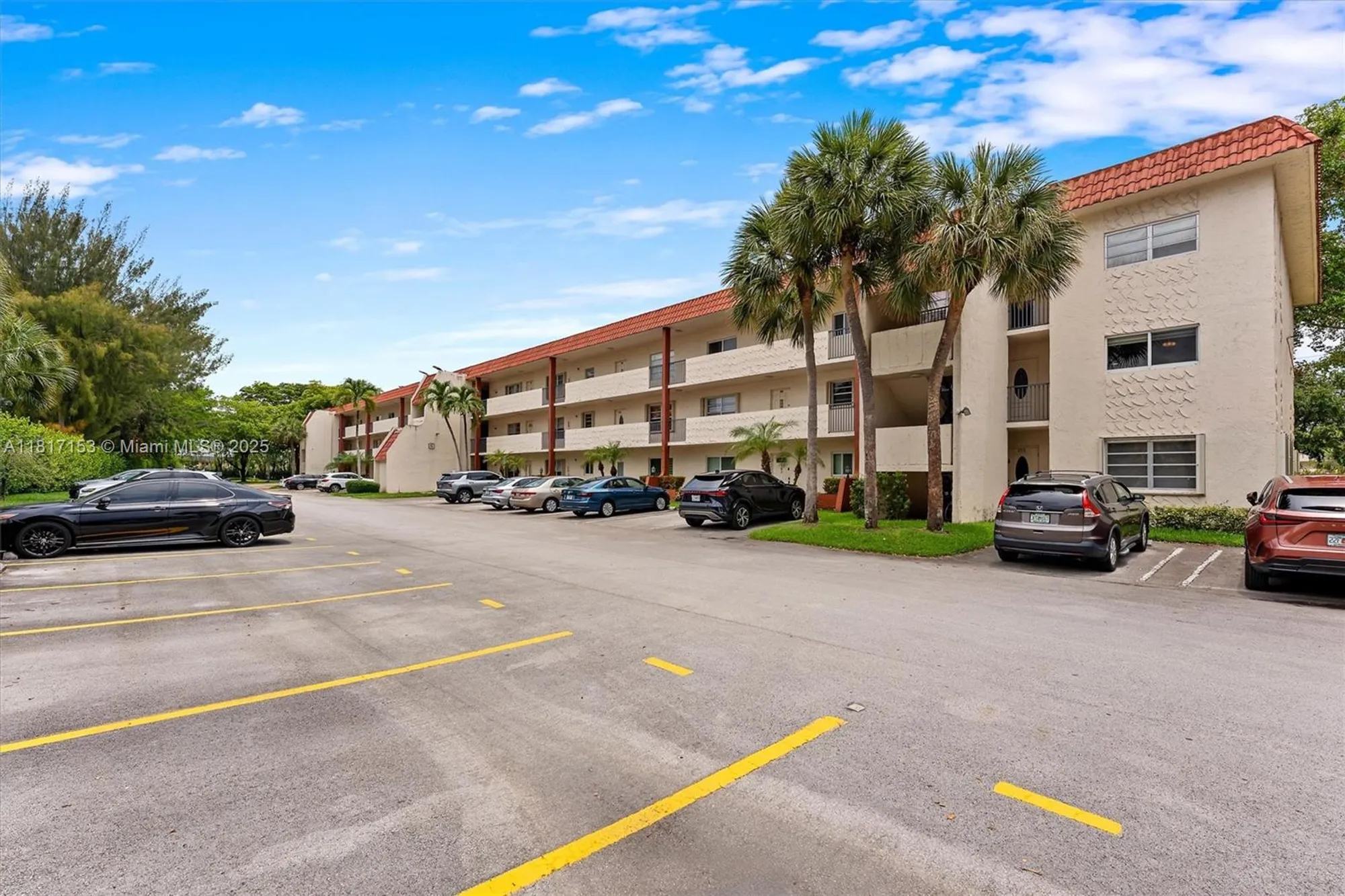 Property Slideshow image 23 of 43 | 150 s hollybrook ter 201, Pembroke Pines, FL, 33025