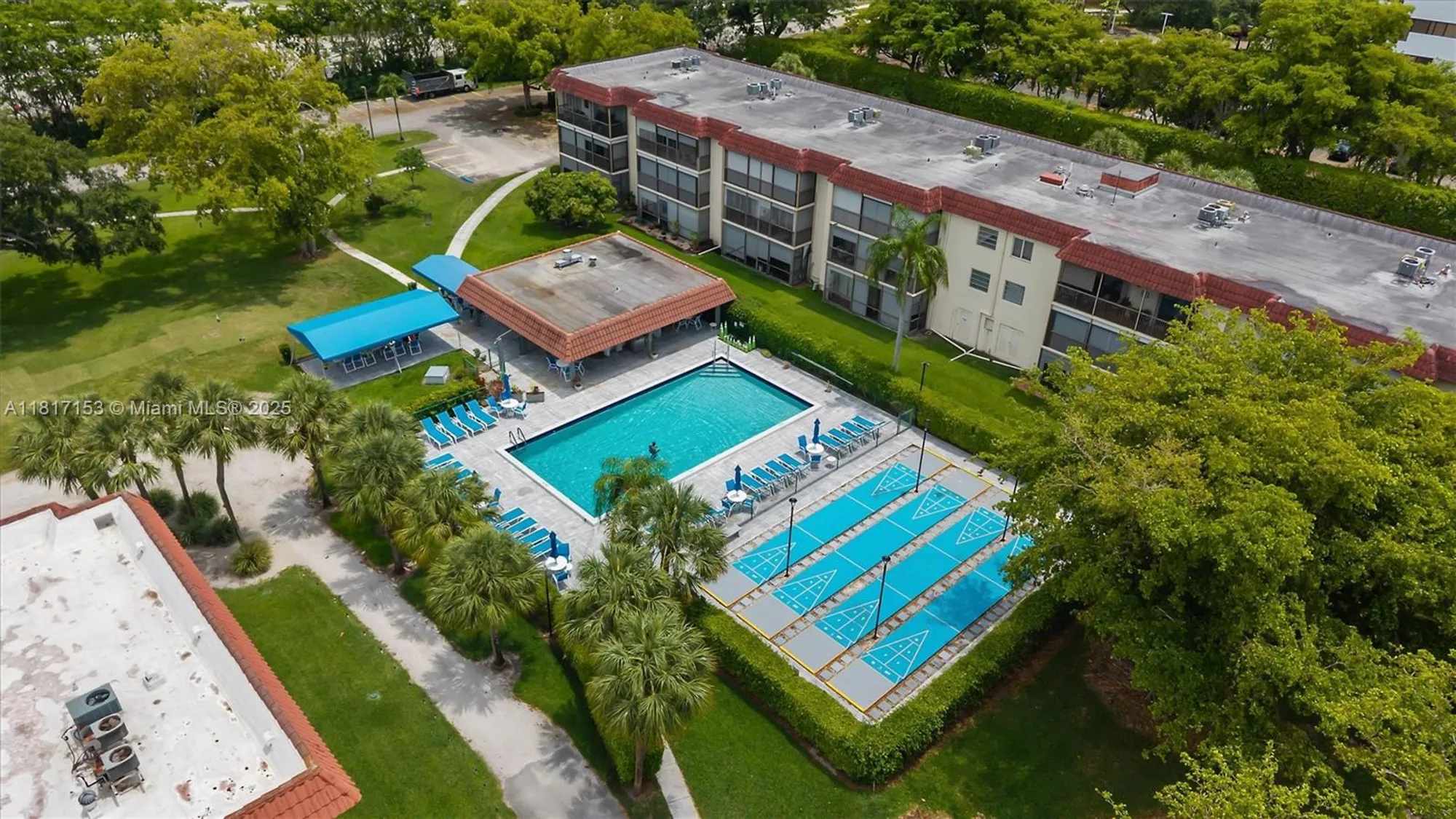 Property Slideshow image 35 of 43 | 150 s hollybrook ter 201, Pembroke Pines, FL, 33025