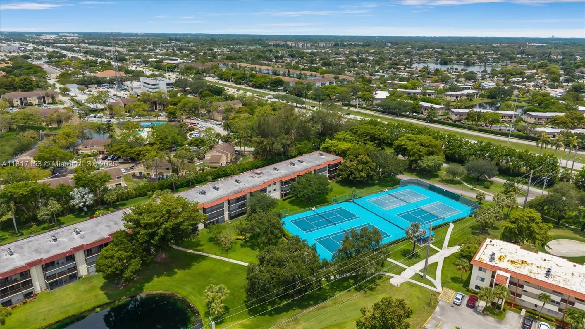 Property Slideshow image 33 of 43 | 150 s hollybrook ter 201, Pembroke Pines, FL, 33025