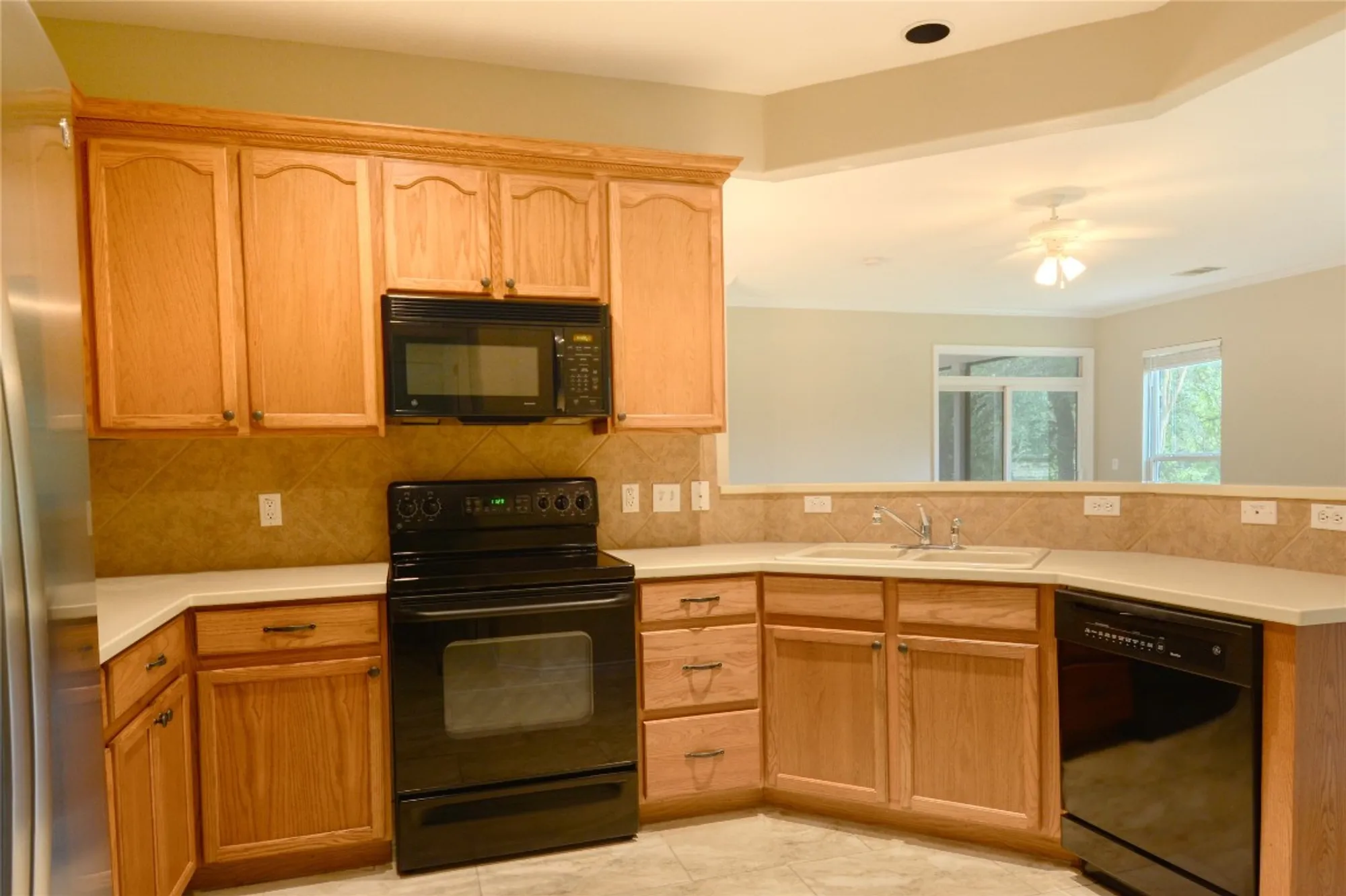 Property Slideshow image 7 of 17 | 115 dickens cir, Georgetown, TX, 78633