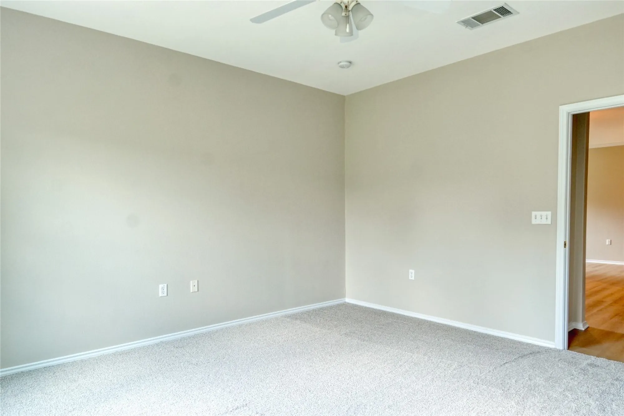 Property Slideshow image 9 of 17 | 115 dickens cir, Georgetown, TX, 78633