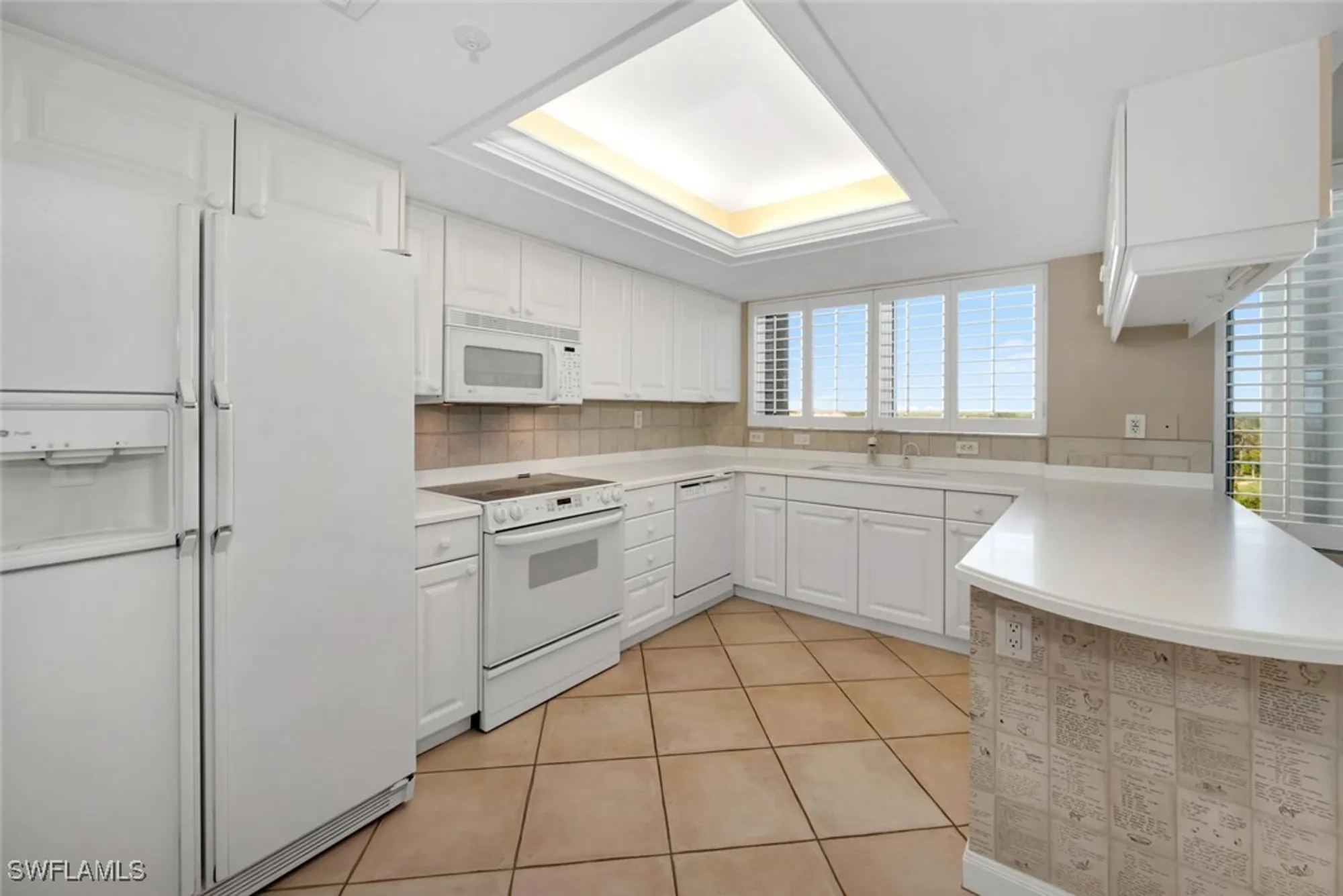 Property Slideshow image 10 of 19 | 6849 grenadier blvd 802, Naples, FL, 34108