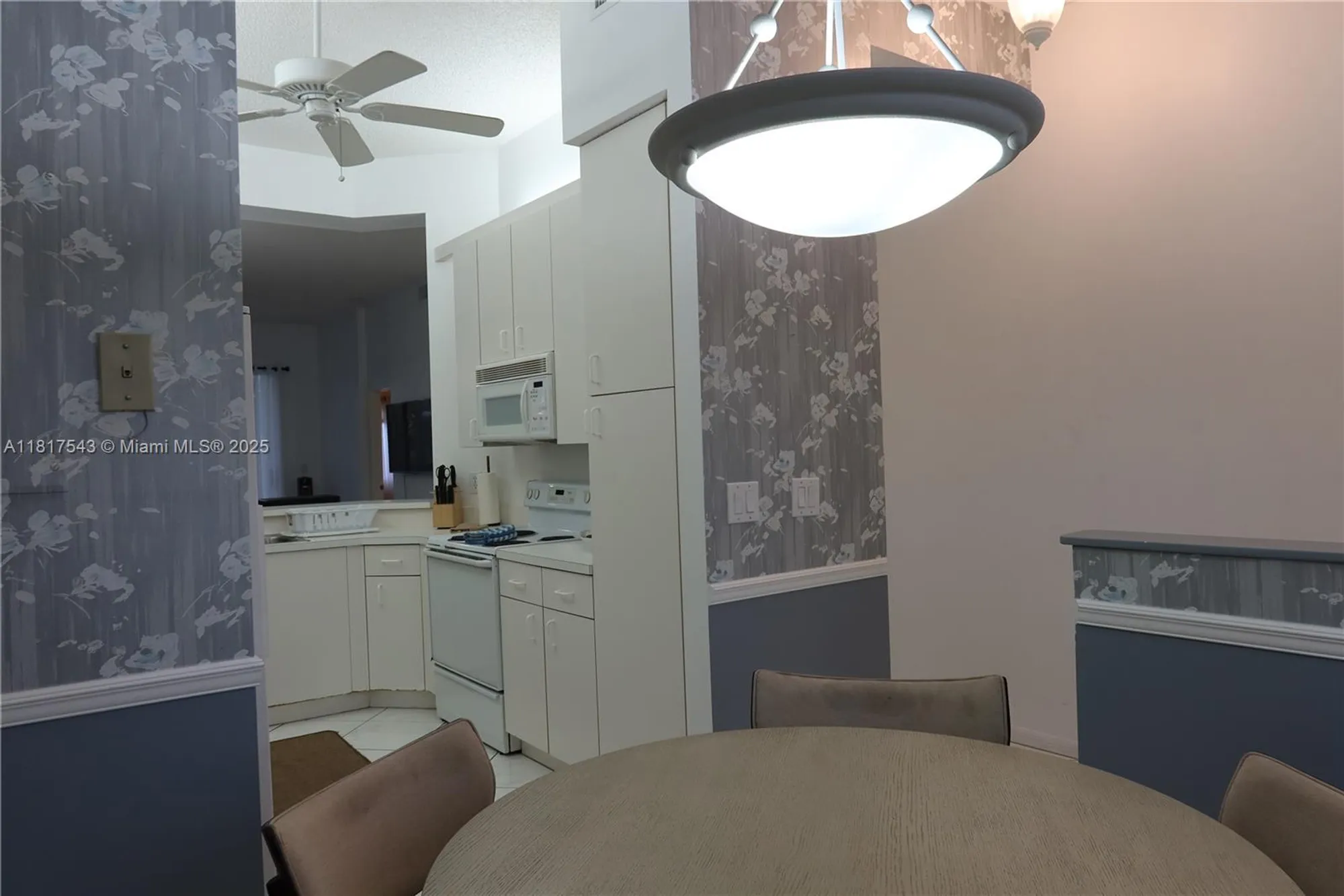 Property Slideshow image 14 of 60 | 9575 weldon cir c413, Tamarac, FL, 33321