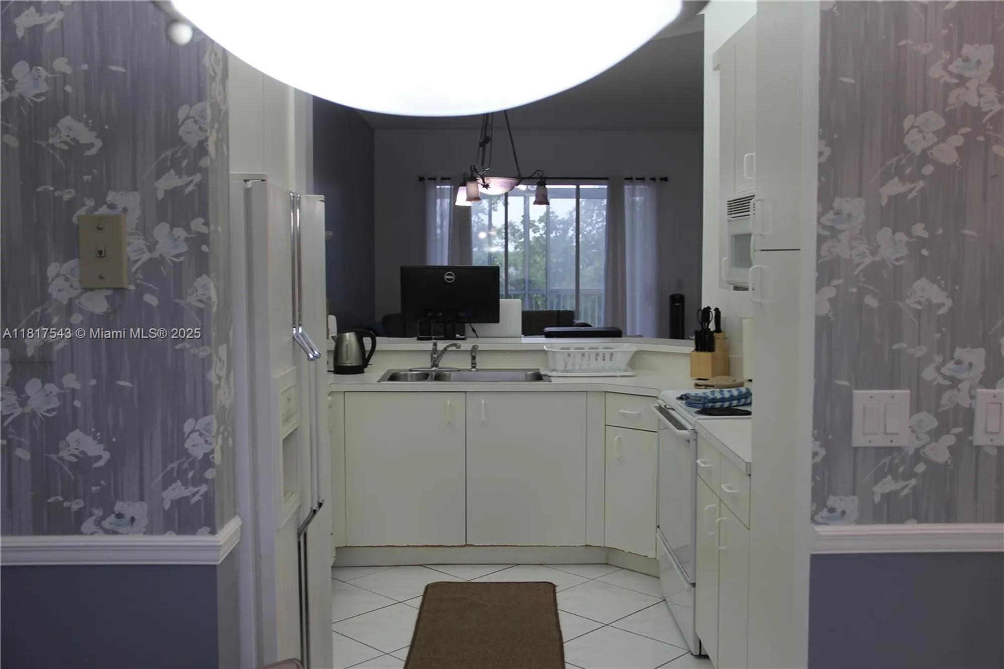 Property Slideshow image 15 of 60 | 9575 weldon cir c413, Tamarac, FL, 33321