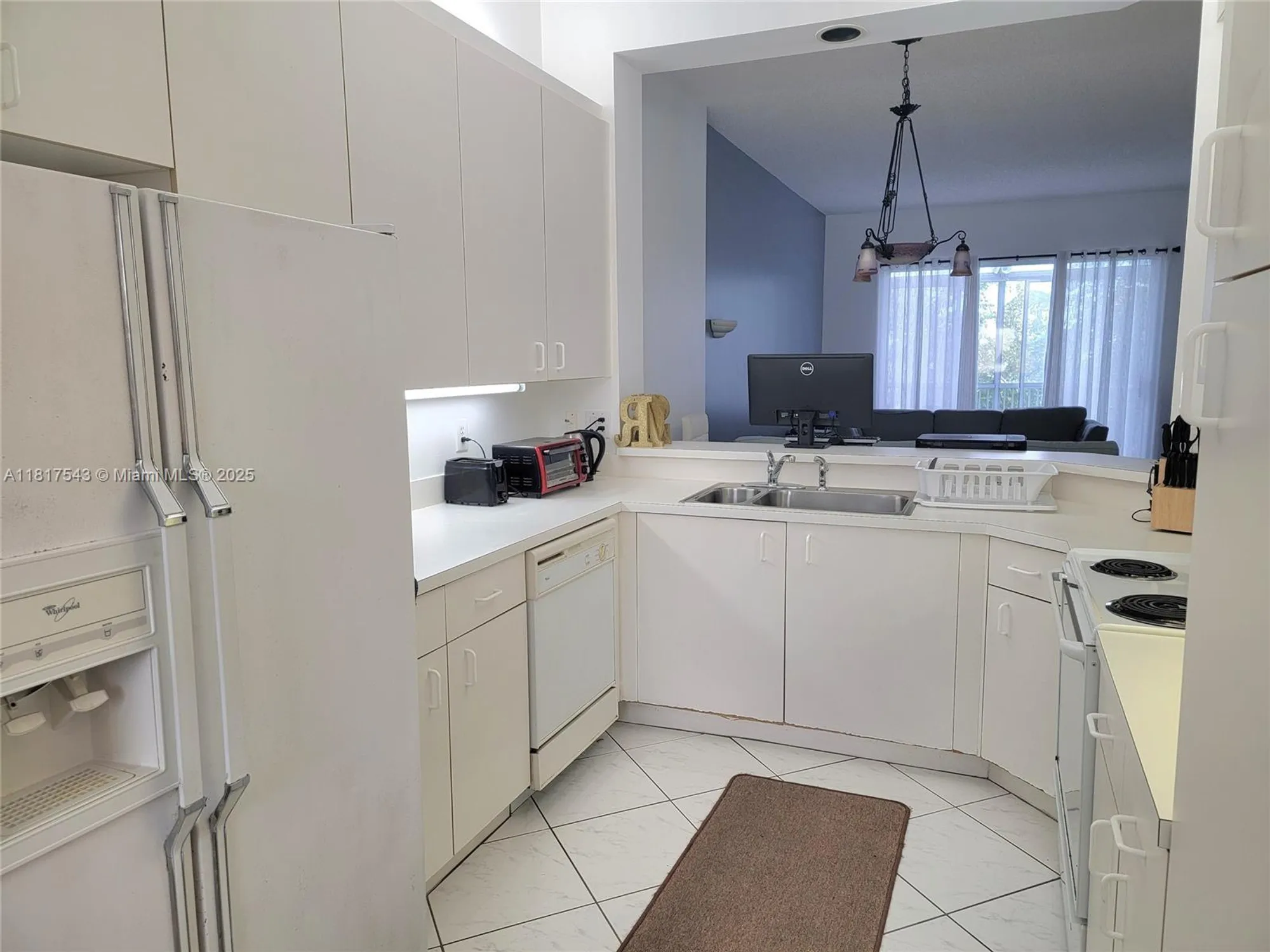 Property Slideshow image 11 of 60 | 9575 weldon cir c413, Tamarac, FL, 33321
