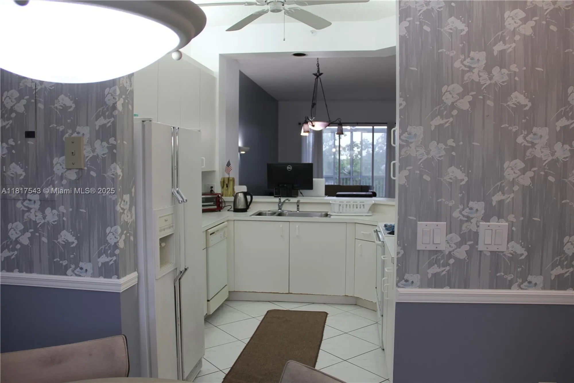 Property Slideshow image 13 of 60 | 9575 weldon cir c413, Tamarac, FL, 33321