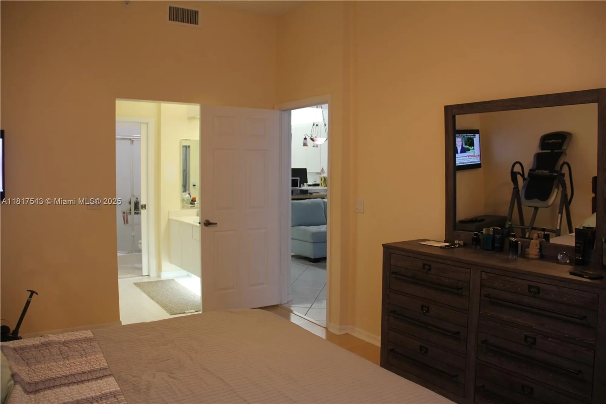 Property Slideshow image 26 of 60 | 9575 weldon cir c413, Tamarac, FL, 33321