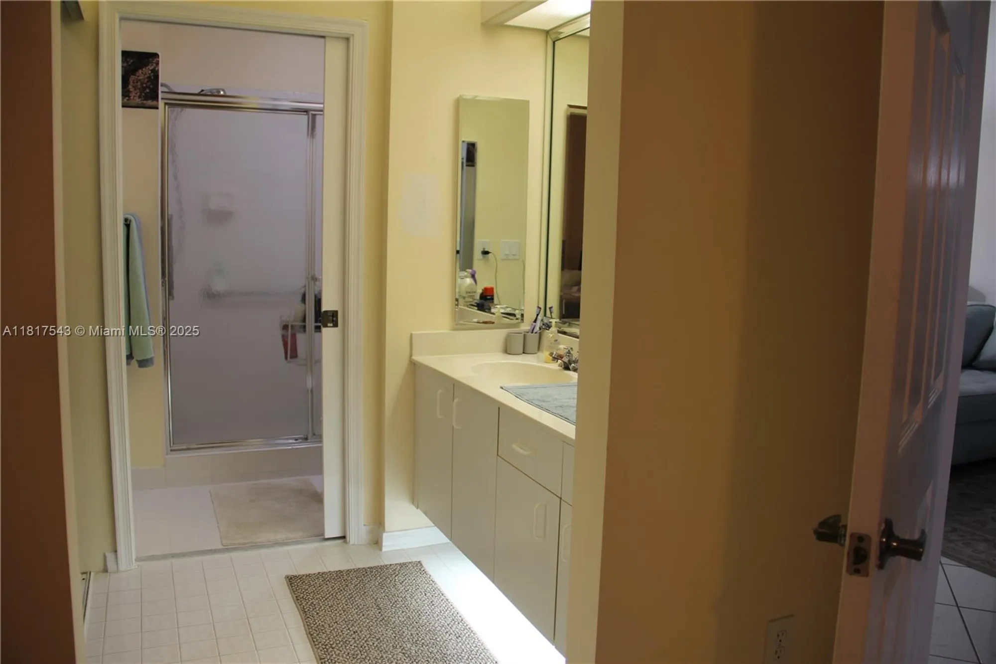 Property Slideshow image 27 of 60 | 9575 weldon cir c413, Tamarac, FL, 33321