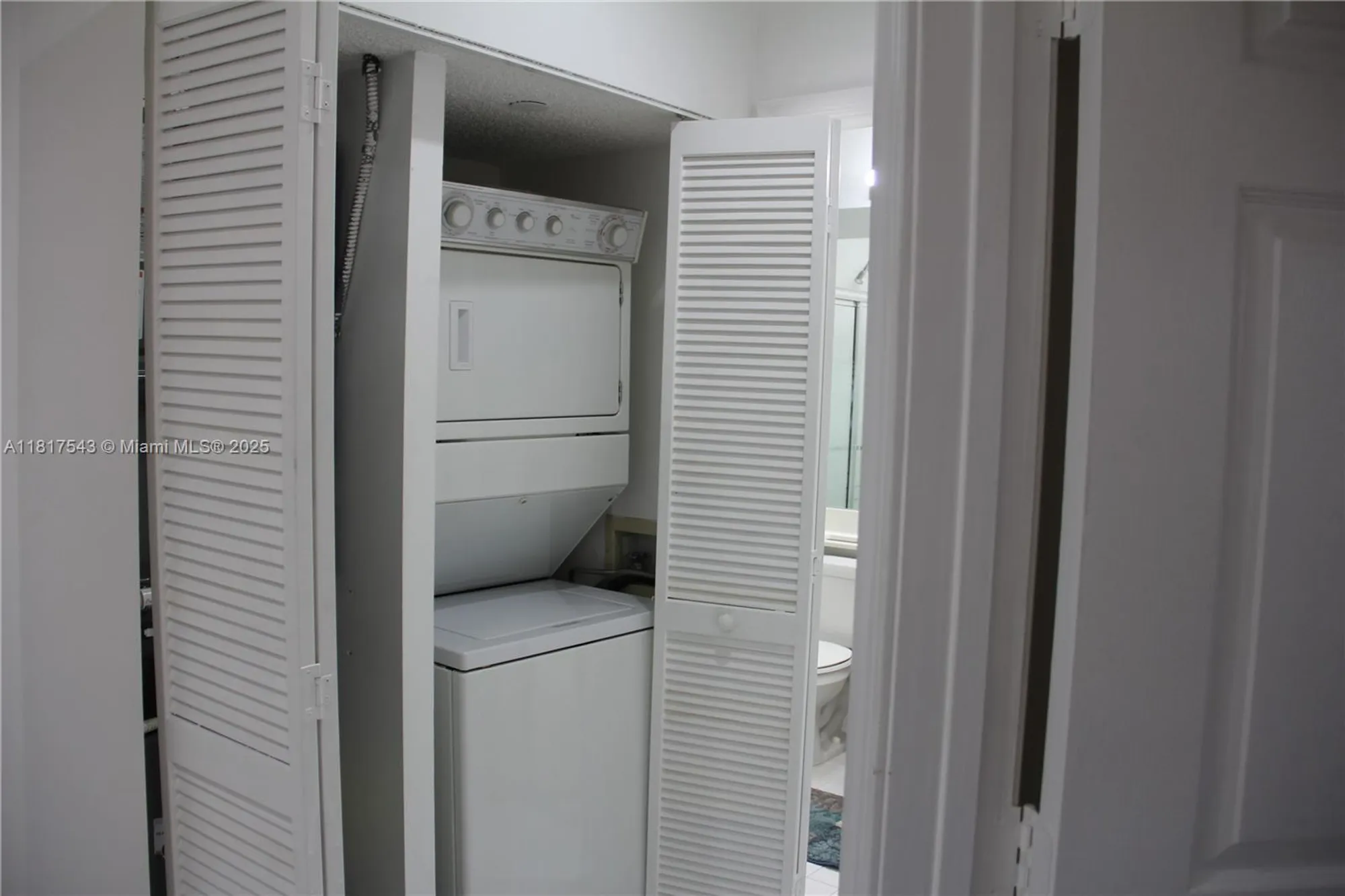 Property Slideshow image 34 of 60 | 9575 weldon cir c413, Tamarac, FL, 33321