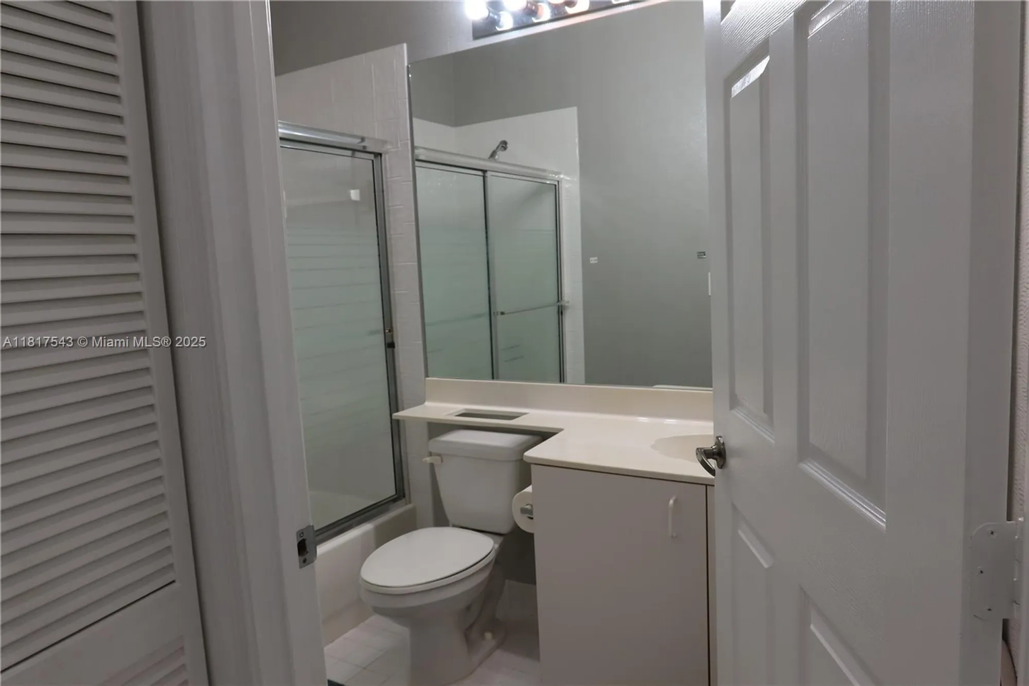 Property Slideshow image 35 of 60 | 9575 weldon cir c413, Tamarac, FL, 33321