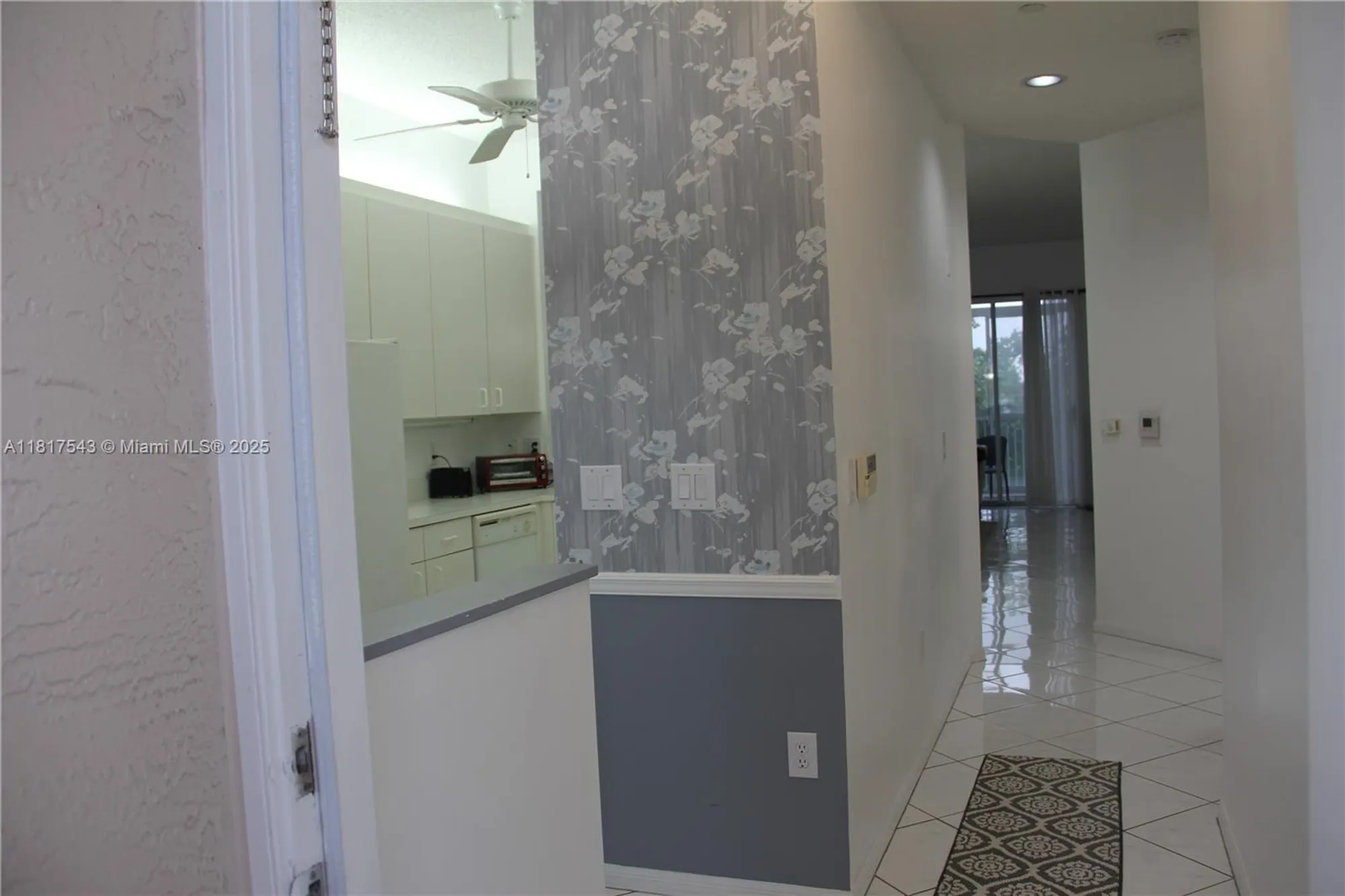 Property Slideshow image 9 of 60 | 9575 weldon cir c413, Tamarac, FL, 33321