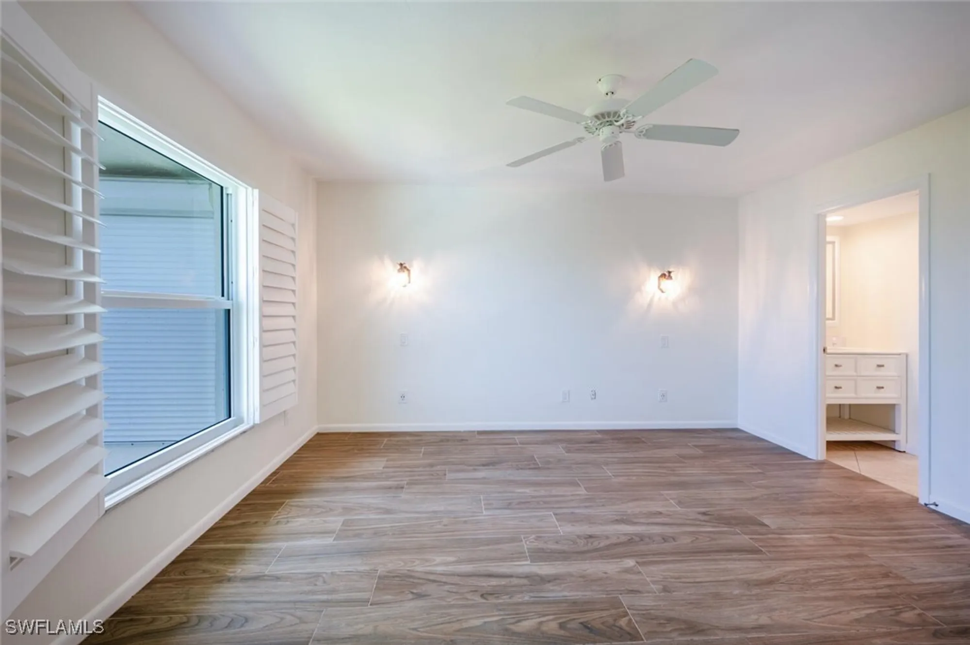 Property Slideshow image 14 of 31 | 3055 riviera dr apt 306, Naples, FL, 34103