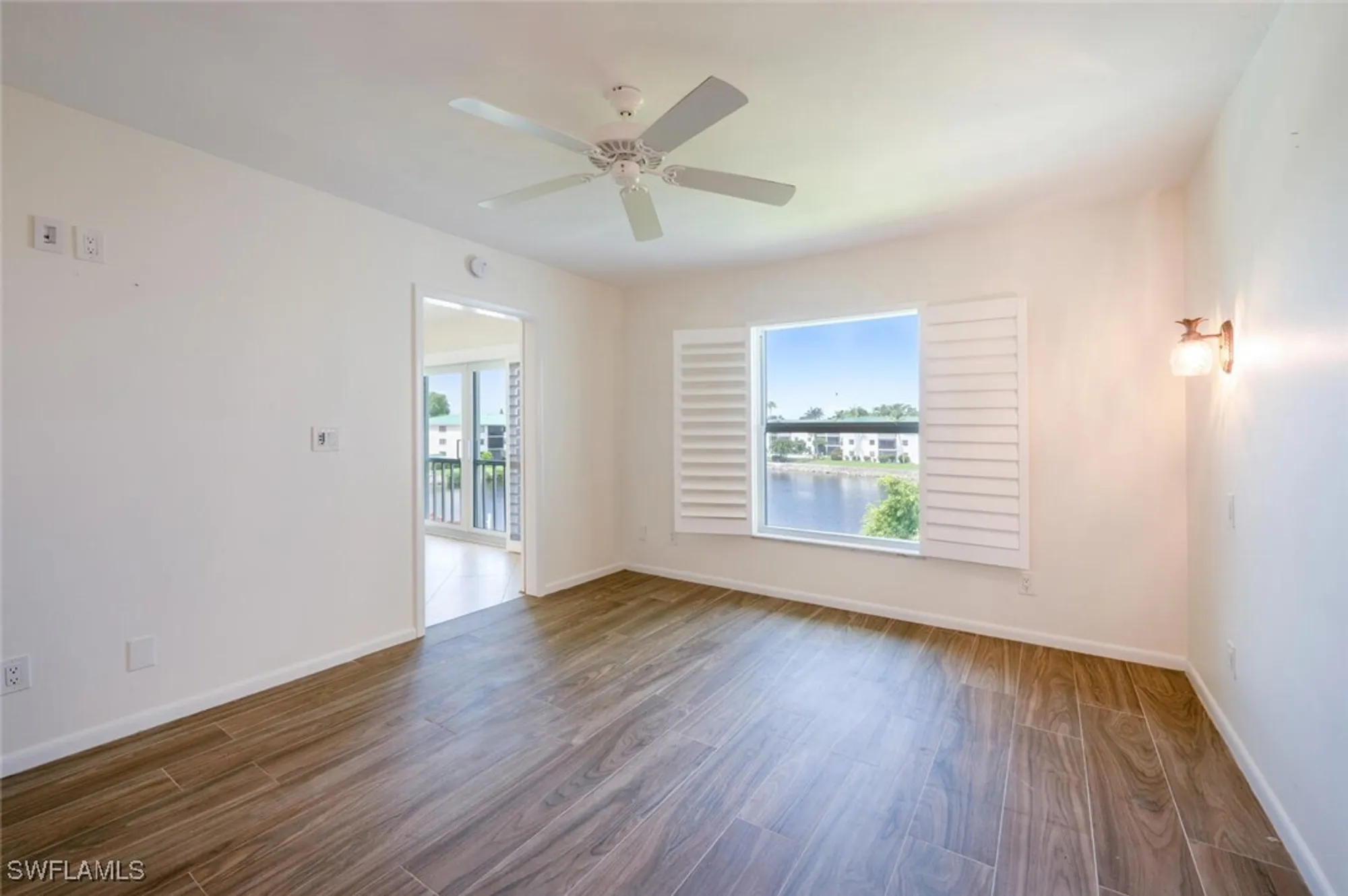 Property Slideshow image 15 of 31 | 3055 riviera dr apt 306, Naples, FL, 34103