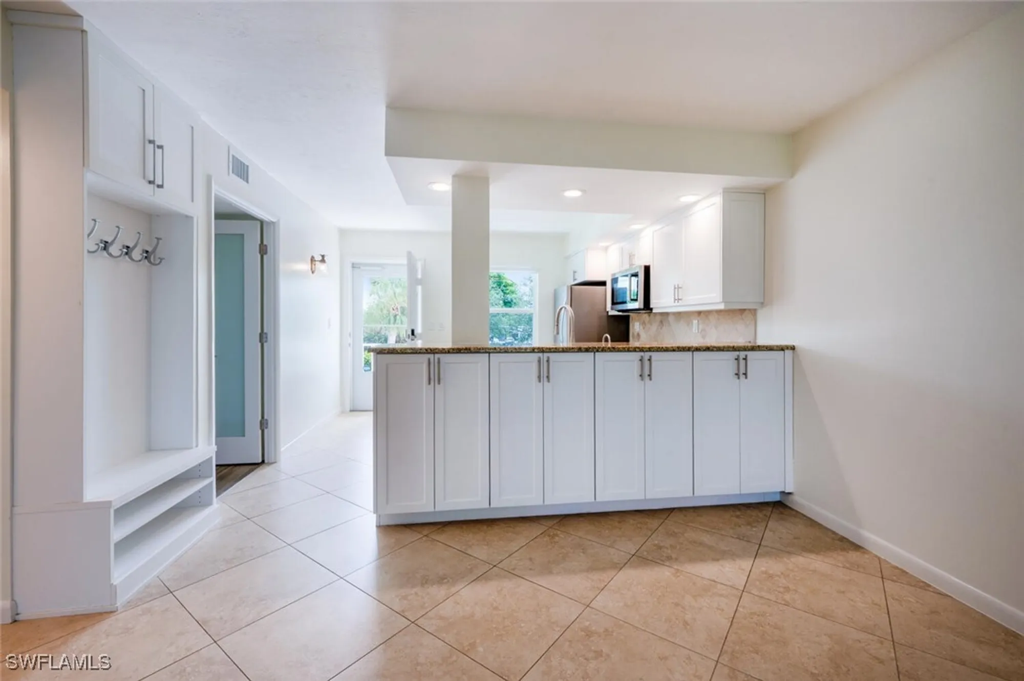 Property Slideshow image 11 of 31 | 3055 riviera dr apt 306, Naples, FL, 34103