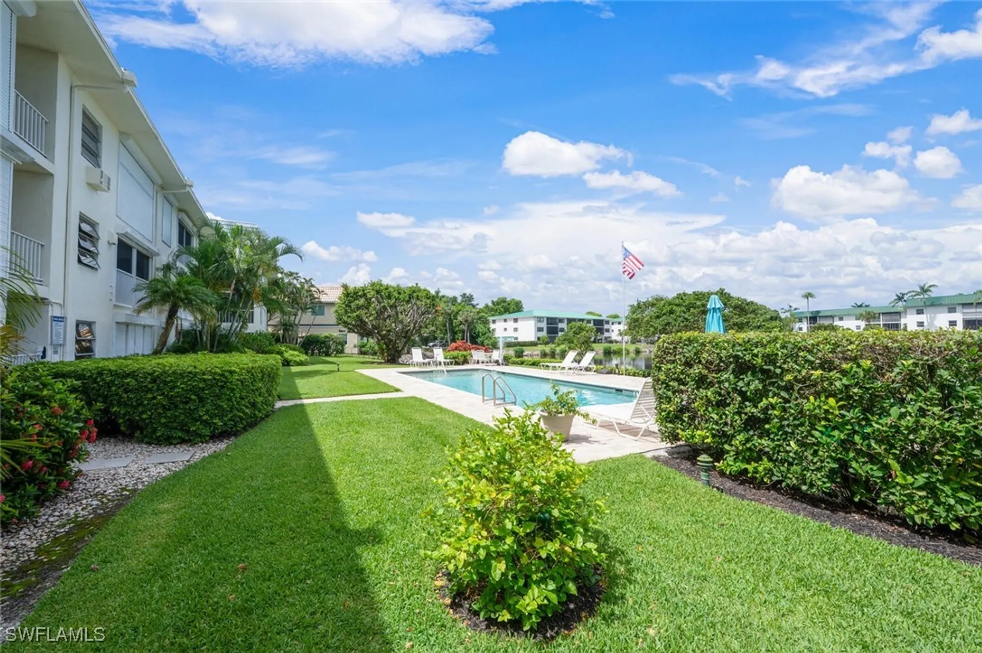 Property Slideshow image 28 of 31 | 3055 riviera dr apt 306, Naples, FL, 34103