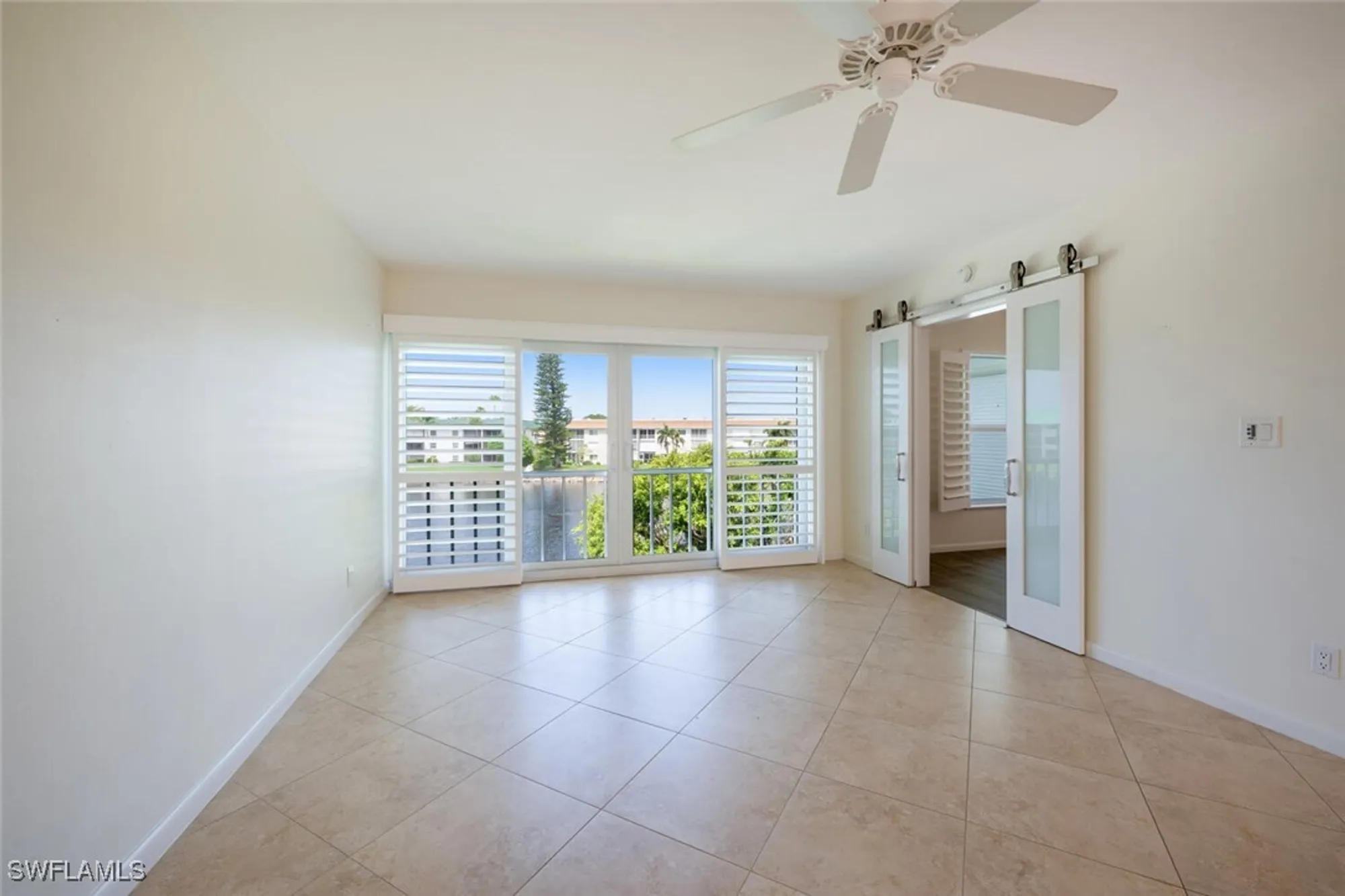 Property Slideshow image 4 of 31 | 3055 riviera dr apt 306, Naples, FL, 34103