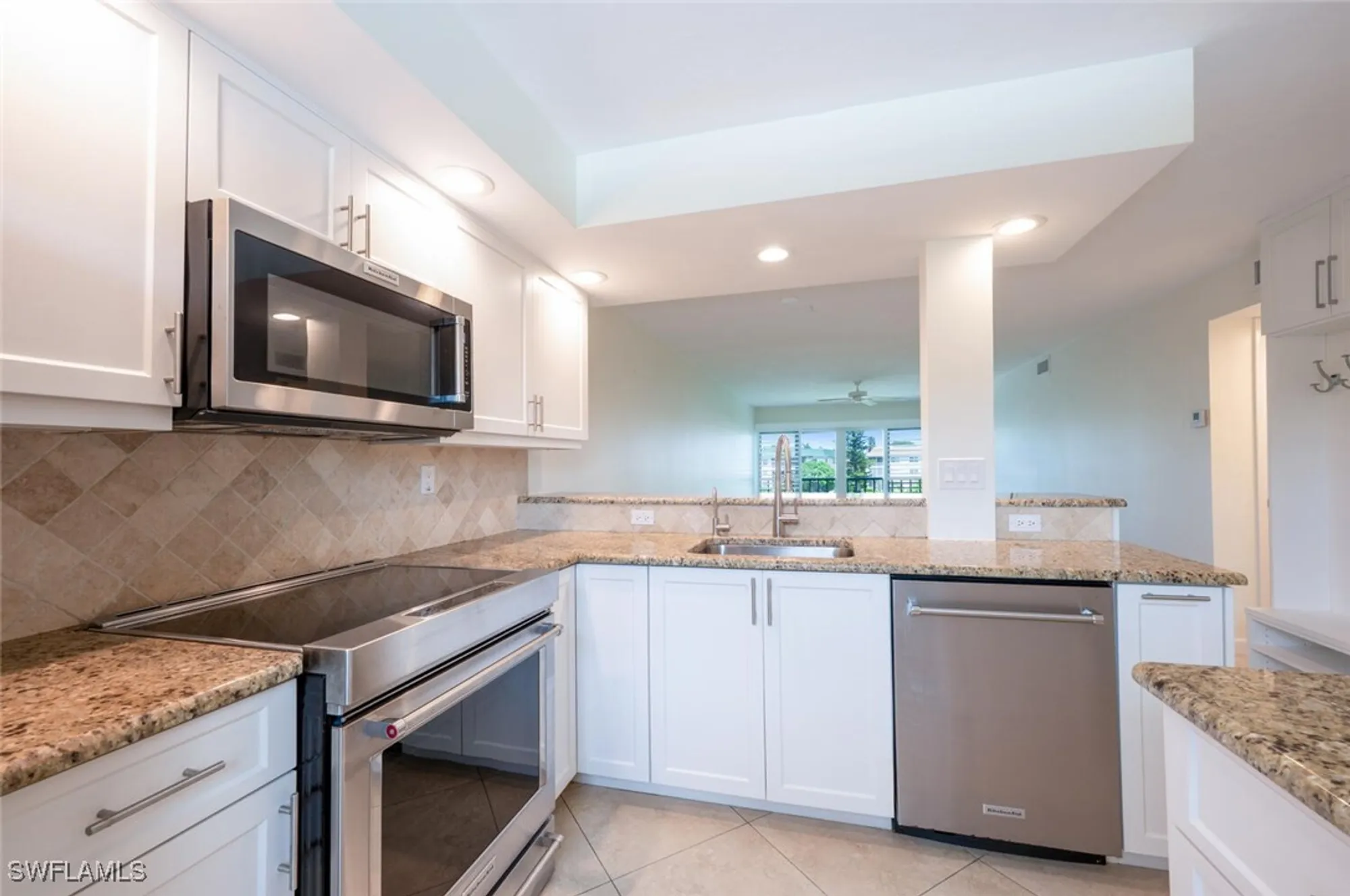 Property Slideshow image 5 of 31 | 3055 riviera dr apt 306, Naples, FL, 34103