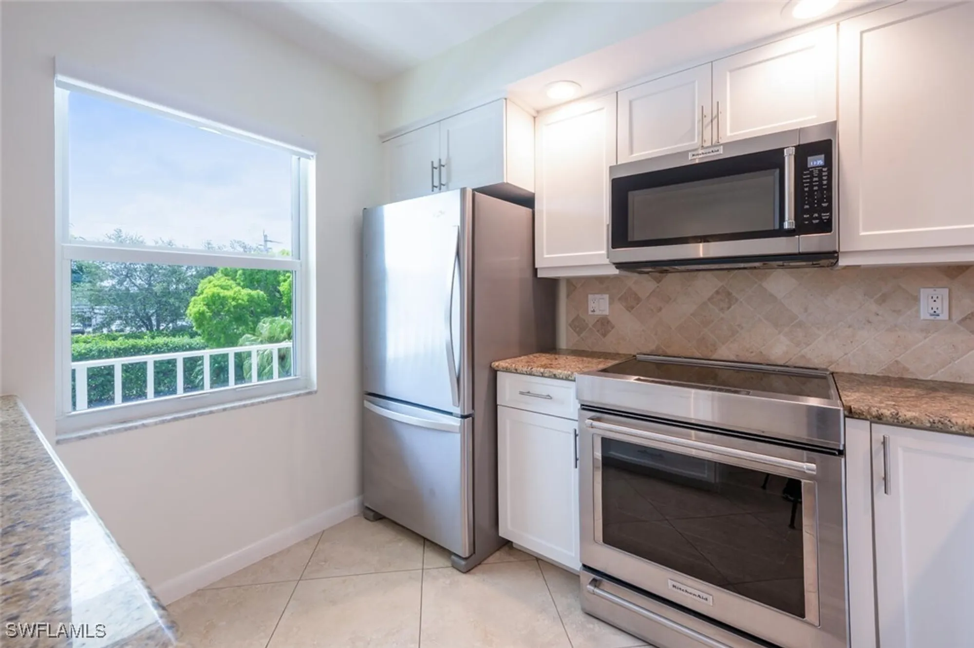 Property Slideshow image 7 of 31 | 3055 riviera dr apt 306, Naples, FL, 34103