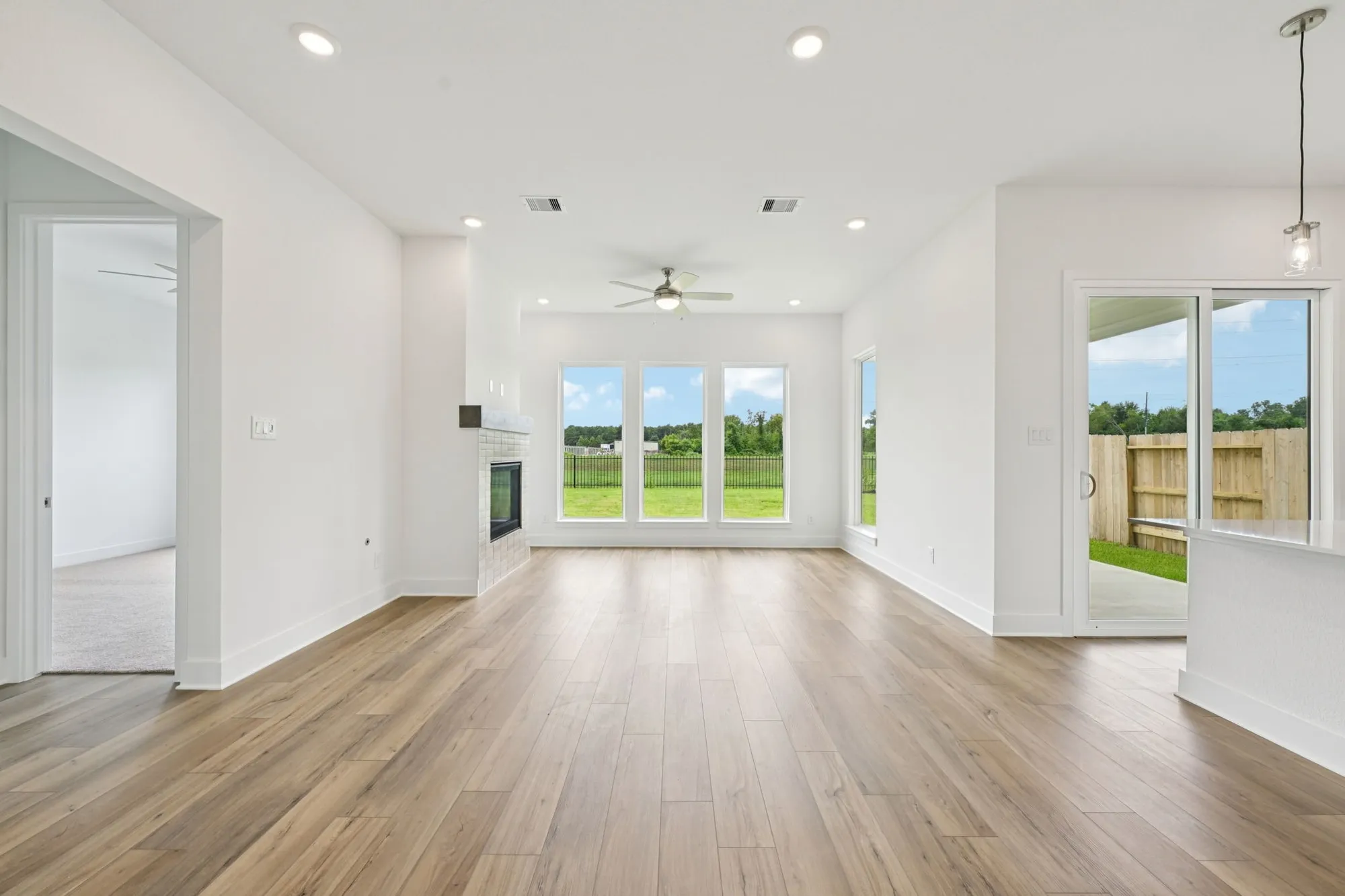 Property Slideshow image 4 of 10 | 23511 steely thicket trl, Tomball, TX, 77375