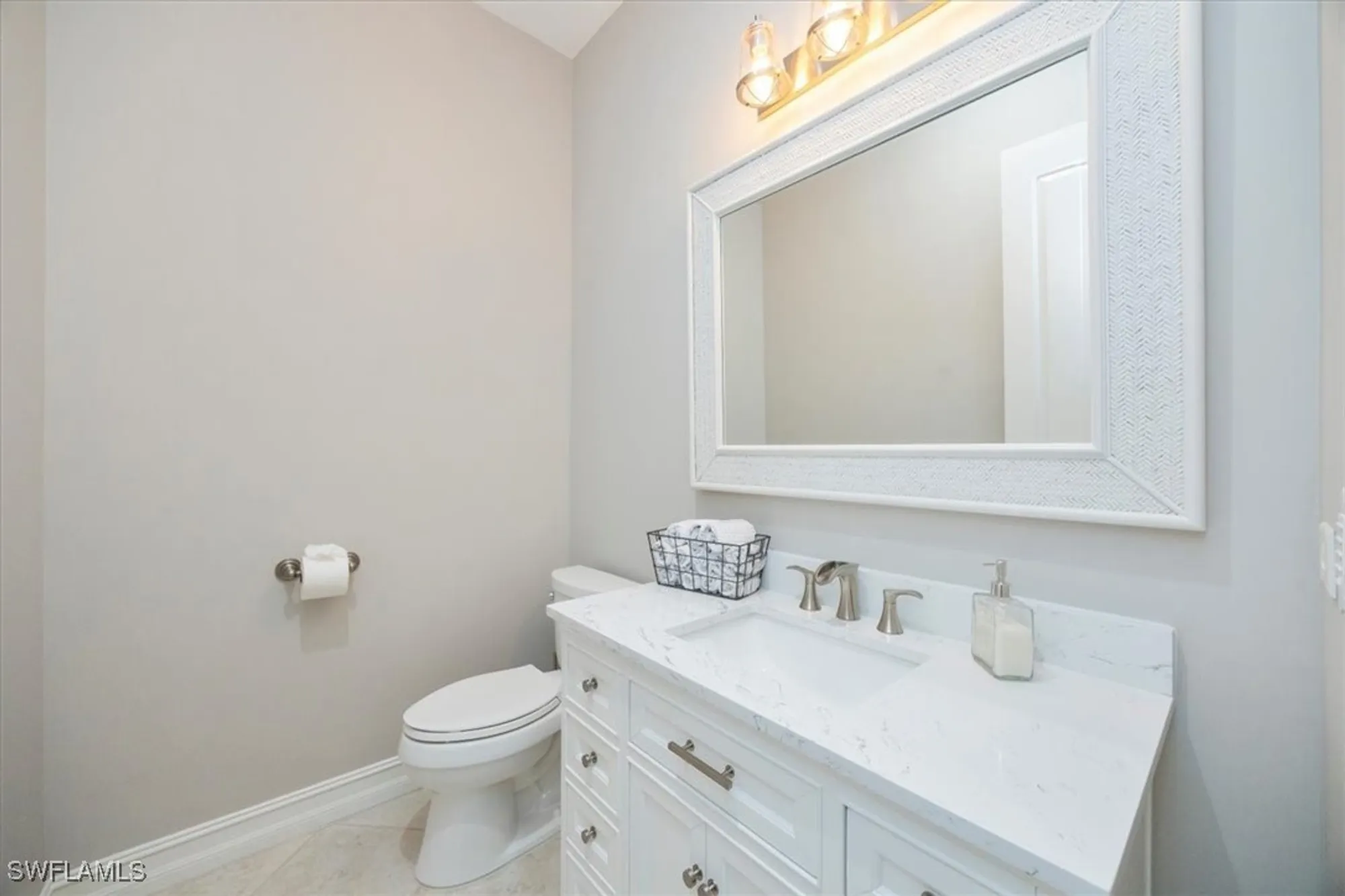 Property Slideshow image 18 of 46 | 8910 shenendoah cir, Naples, FL, 34113
