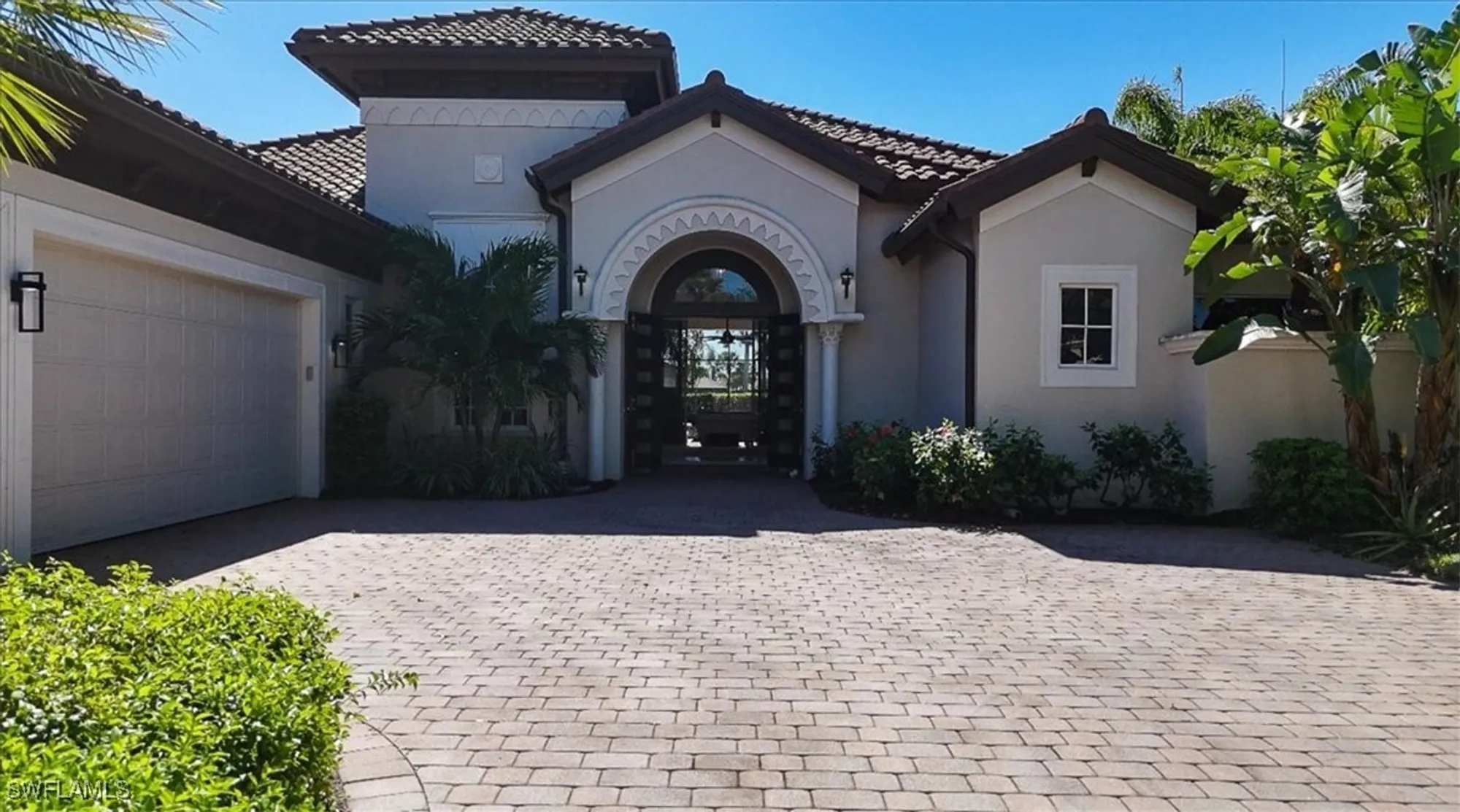 Property Slideshow image 1 of 46 | 8910 shenendoah cir, Naples, FL, 34113
