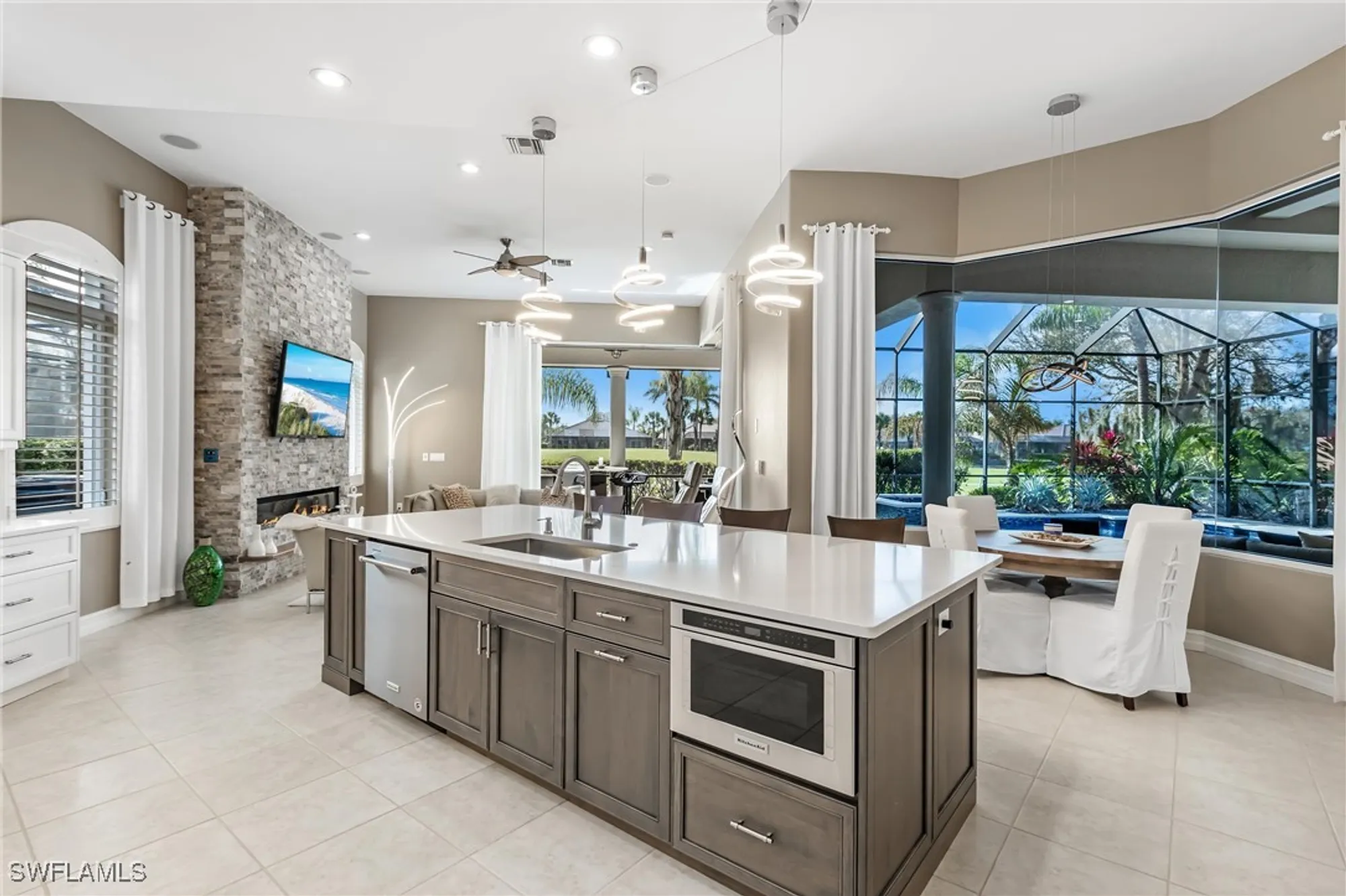 Property Slideshow image 3 of 46 | 8910 shenendoah cir, Naples, FL, 34113