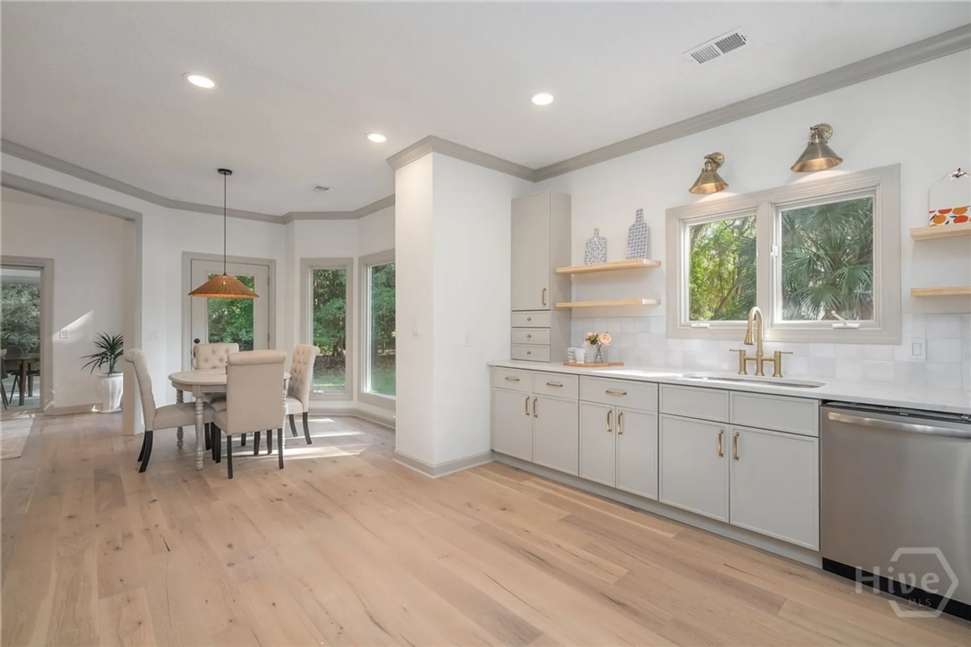 Property Slideshow image 10 of 39 | 32 sparnel rd, Savannah, GA, 31411