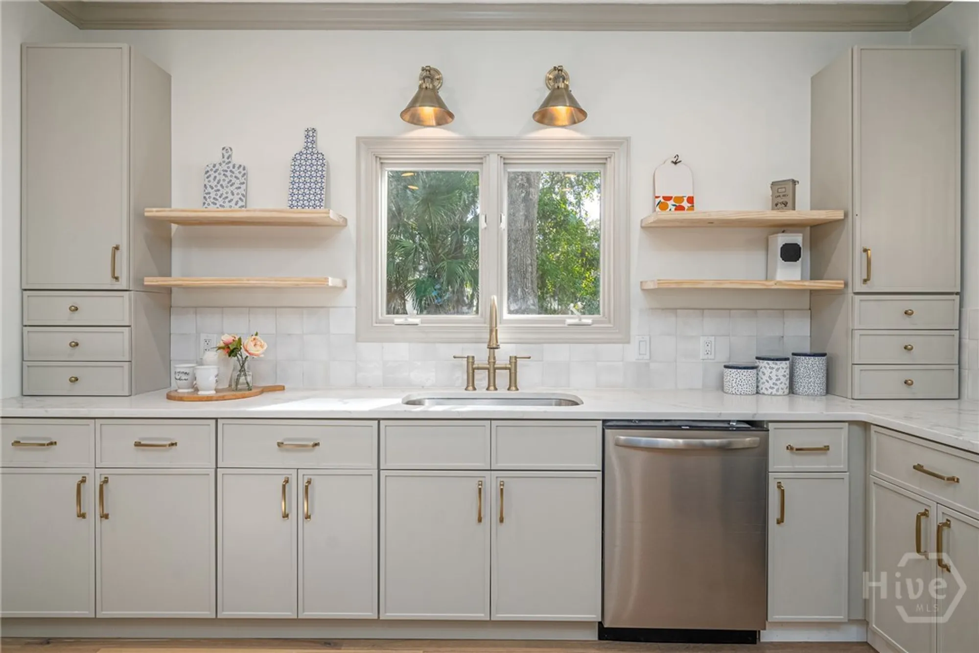 Property Slideshow image 11 of 39 | 32 sparnel rd, Savannah, GA, 31411