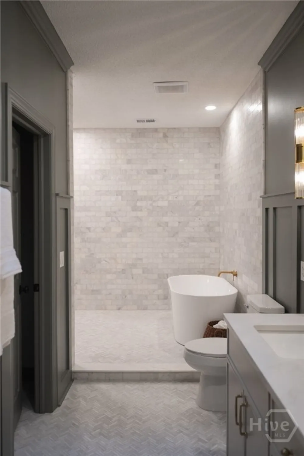 Property Slideshow image 25 of 39 | 32 sparnel rd, Savannah, GA, 31411