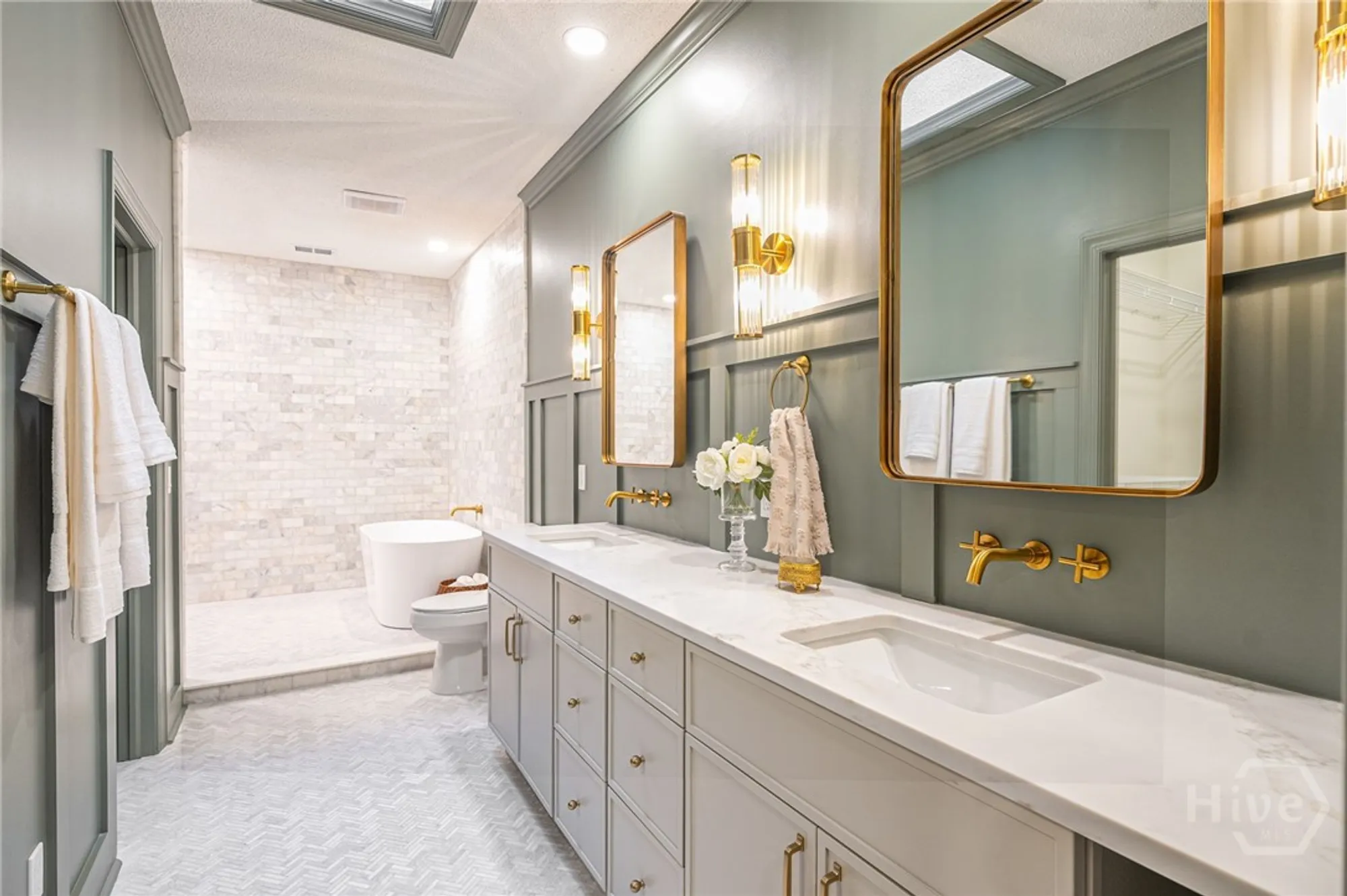 Property Slideshow image 20 of 39 | 32 sparnel rd, Savannah, GA, 31411