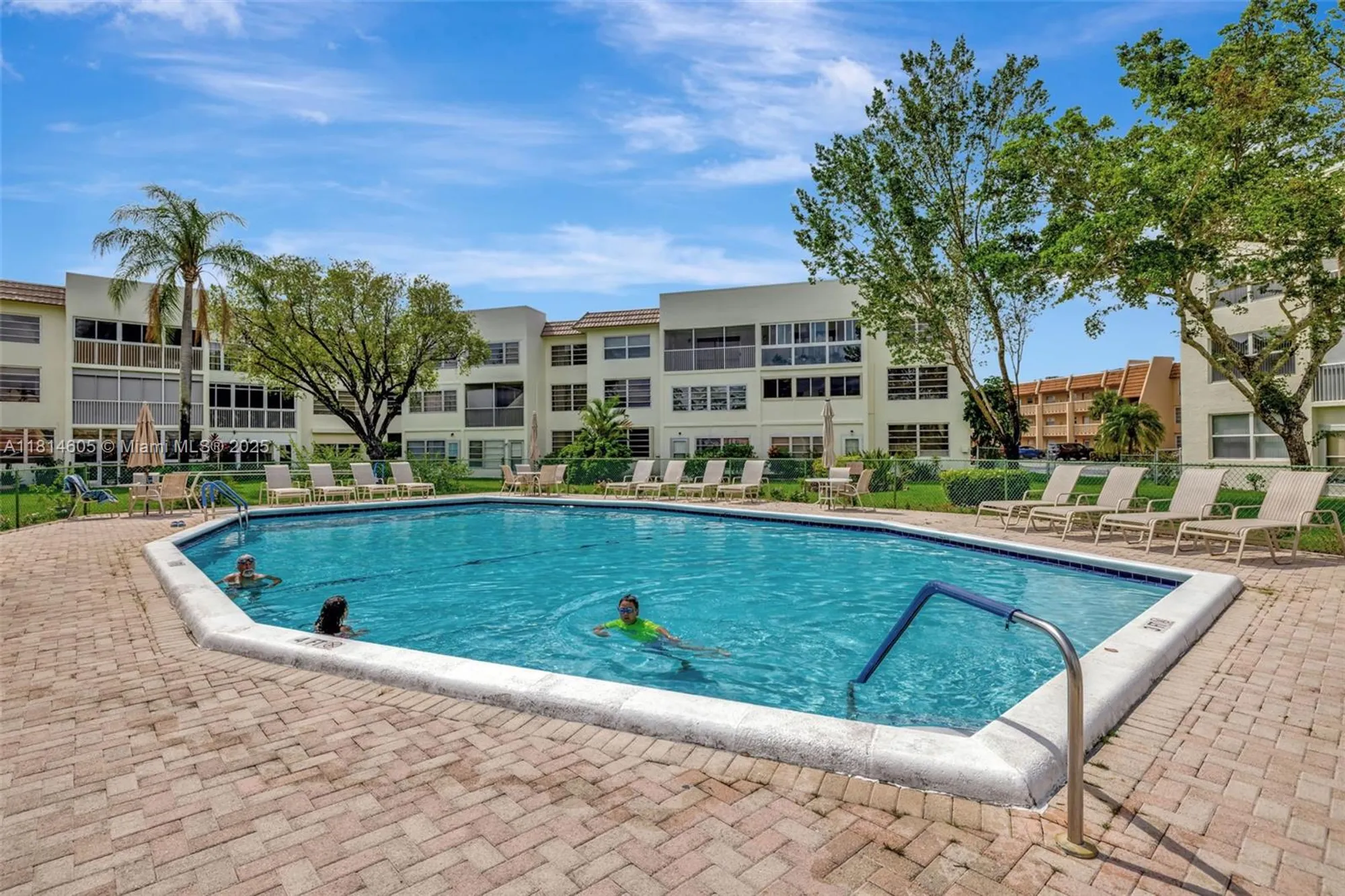 Property Slideshow image 33 of 41 | 6800 royal palm blvd 302f, Margate, FL, 33063