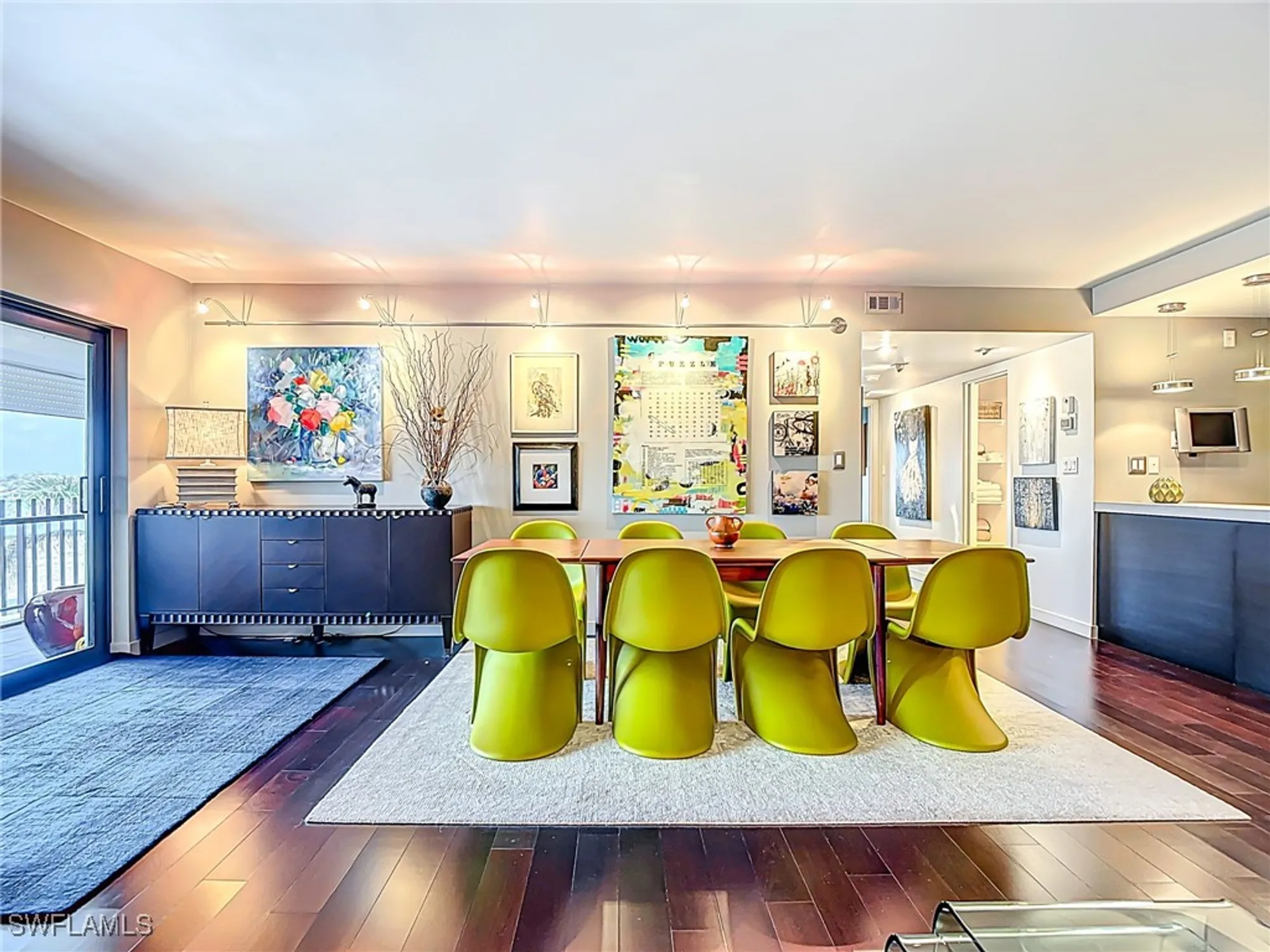 Property Slideshow image 18 of 50 | 3399 gulf shore blvd 605, Naples, FL, 34103