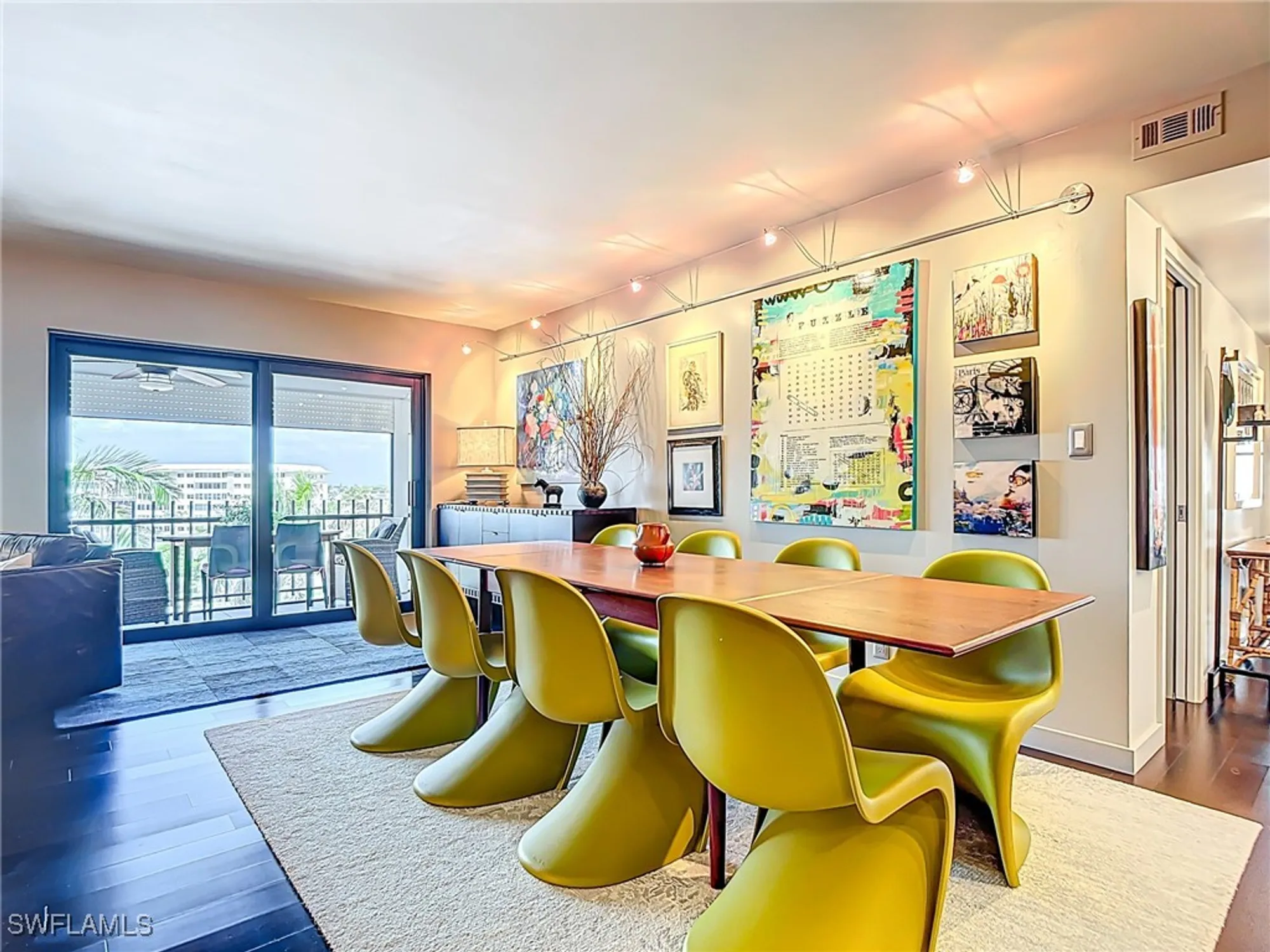 Property Slideshow image 10 of 50 | 3399 gulf shore blvd 605, Naples, FL, 34103