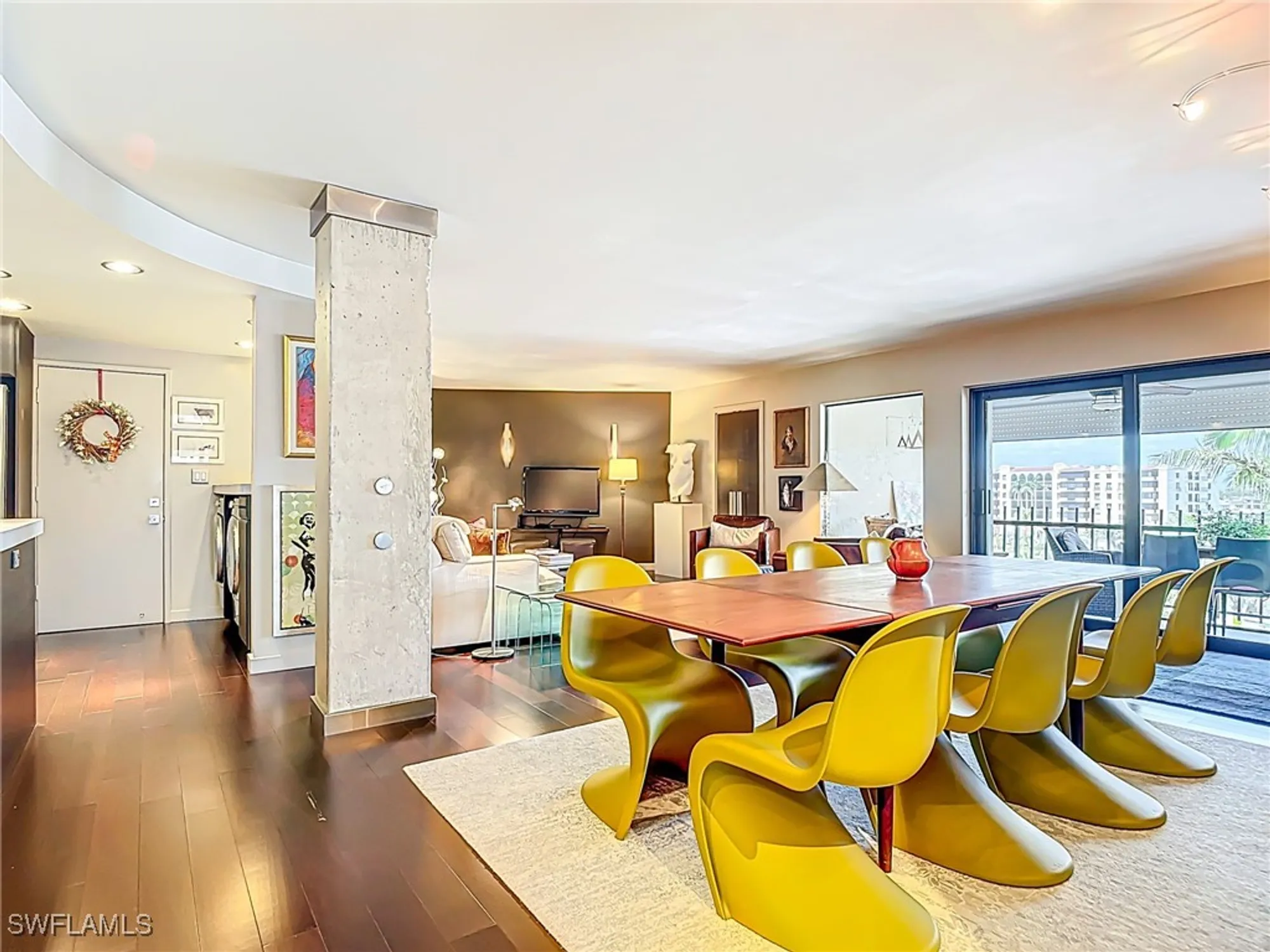 Property Slideshow image 11 of 50 | 3399 gulf shore blvd 605, Naples, FL, 34103