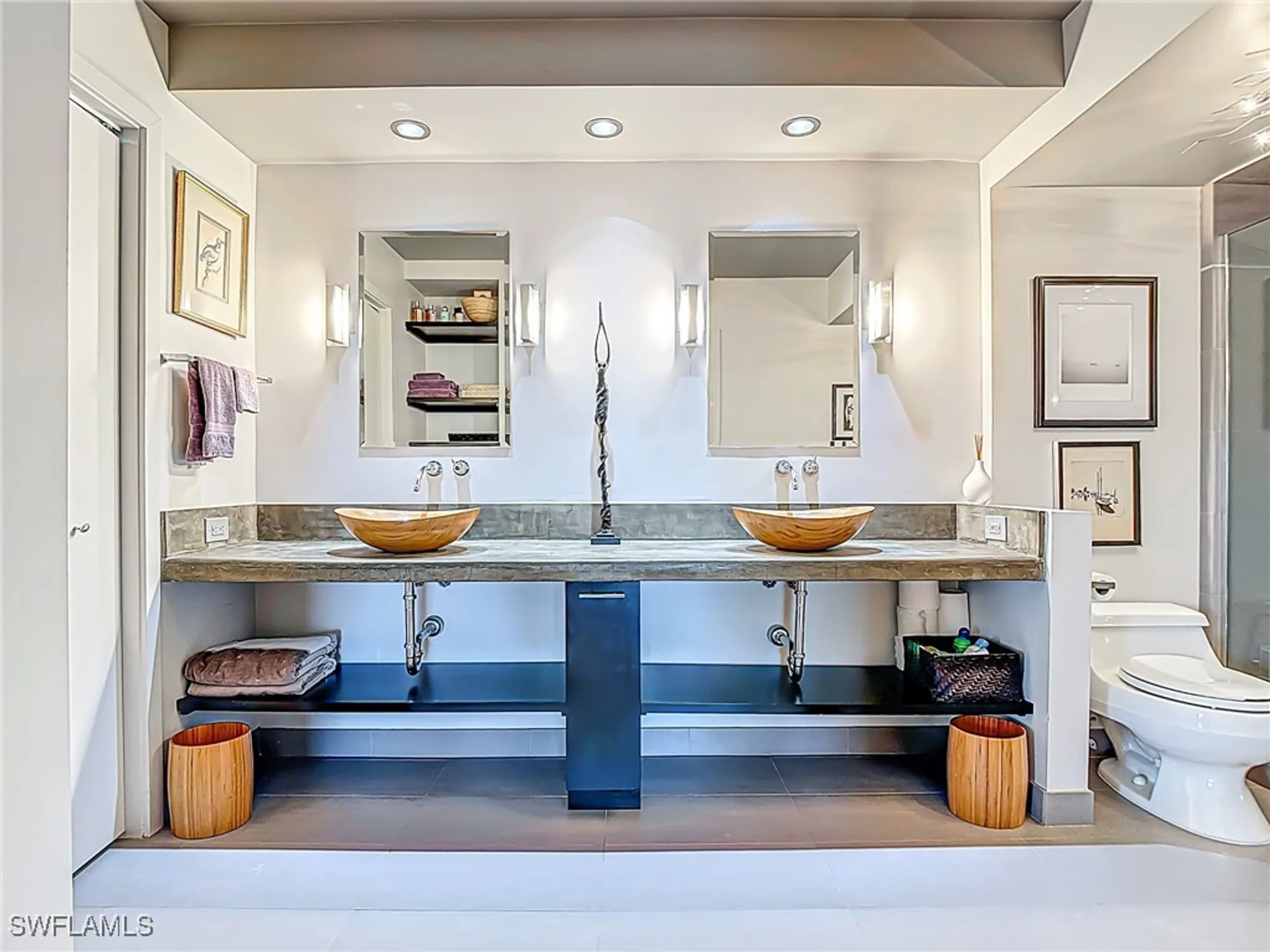 Property Slideshow image 24 of 50 | 3399 gulf shore blvd 605, Naples, FL, 34103