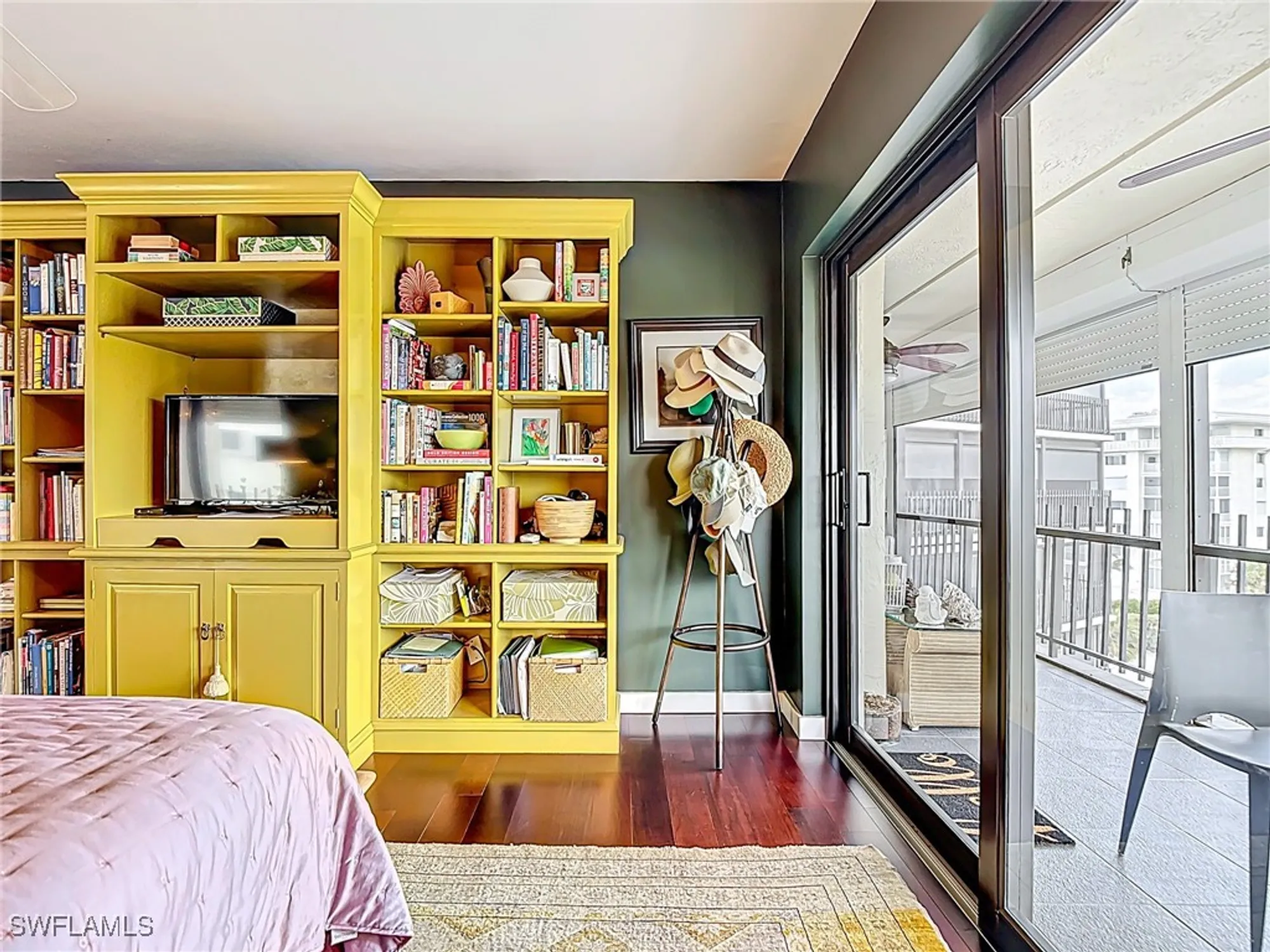 Property Slideshow image 27 of 50 | 3399 gulf shore blvd 605, Naples, FL, 34103