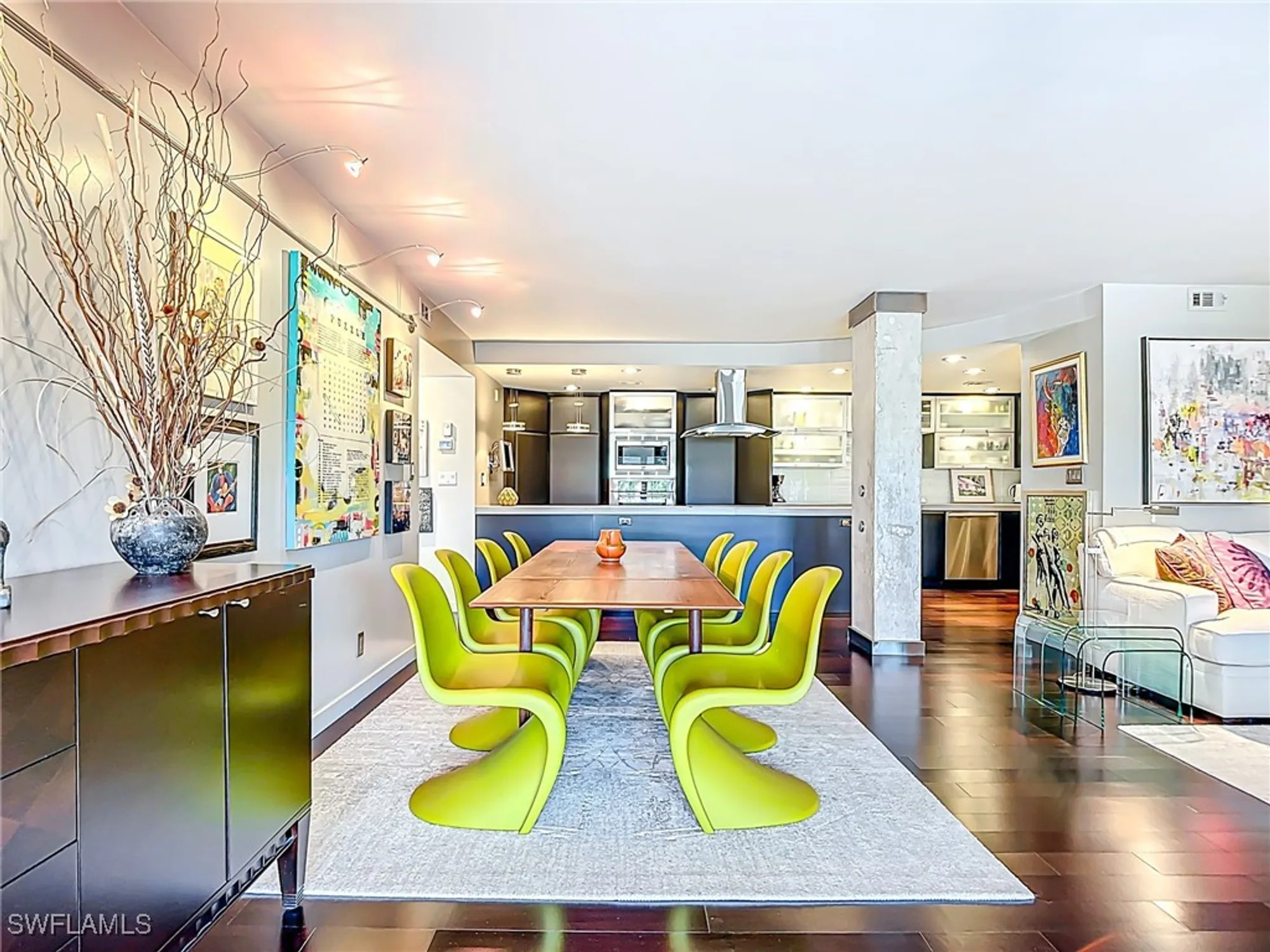 Property Slideshow image 20 of 50 | 3399 gulf shore blvd 605, Naples, FL, 34103