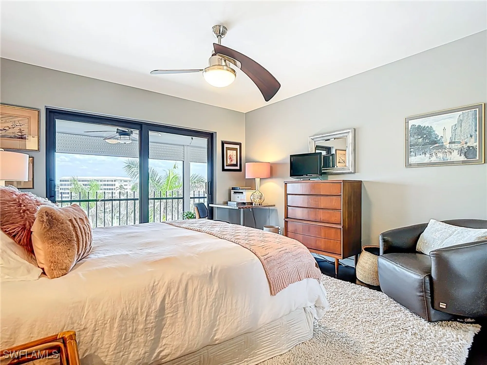 Property Slideshow image 37 of 50 | 3399 gulf shore blvd 605, Naples, FL, 34103