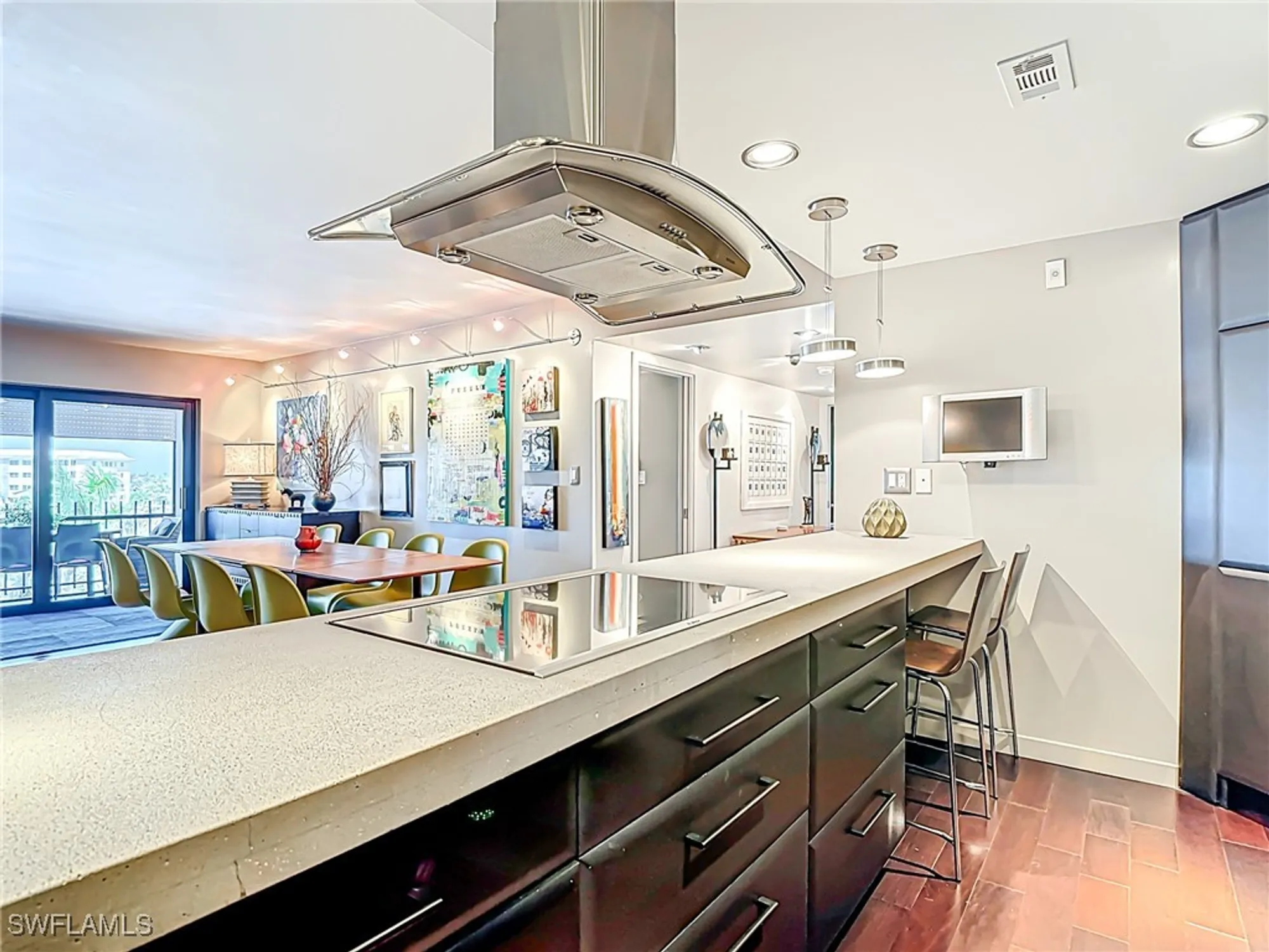 Property Slideshow image 6 of 50 | 3399 gulf shore blvd 605, Naples, FL, 34103