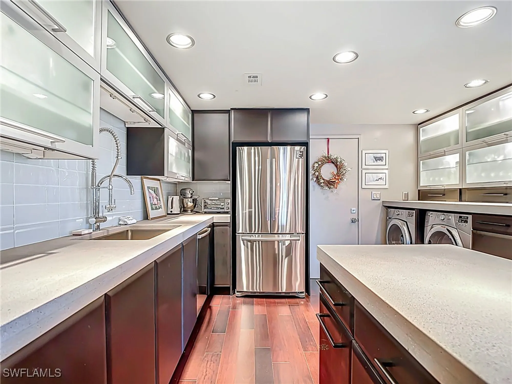 Property Slideshow image 8 of 50 | 3399 gulf shore blvd 605, Naples, FL, 34103