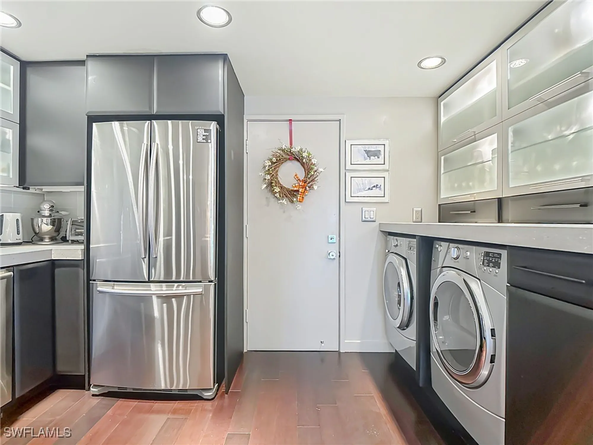 Property Slideshow image 9 of 50 | 3399 gulf shore blvd 605, Naples, FL, 34103